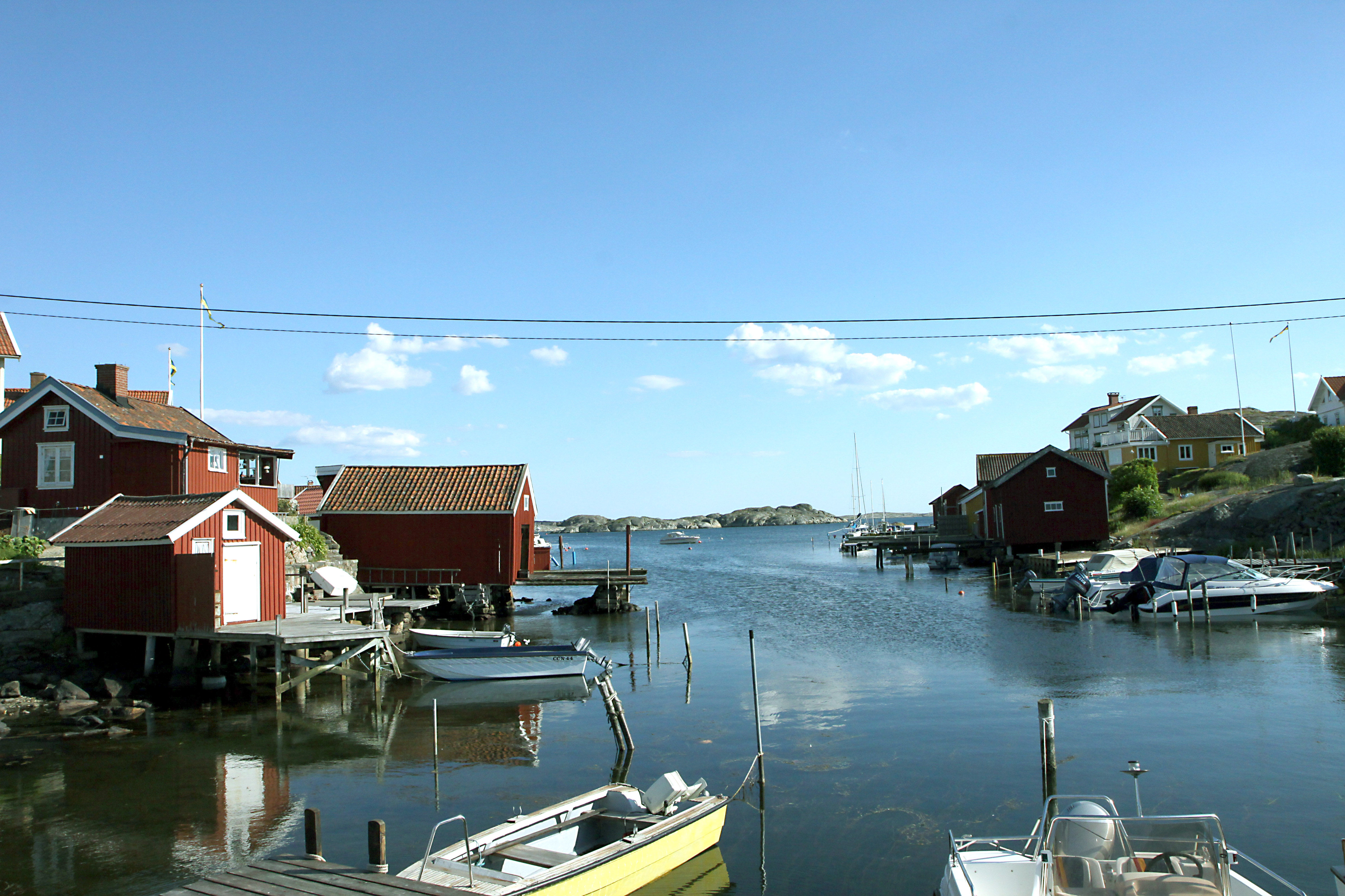 090624 Hälleviksstrand lerkilen från bron