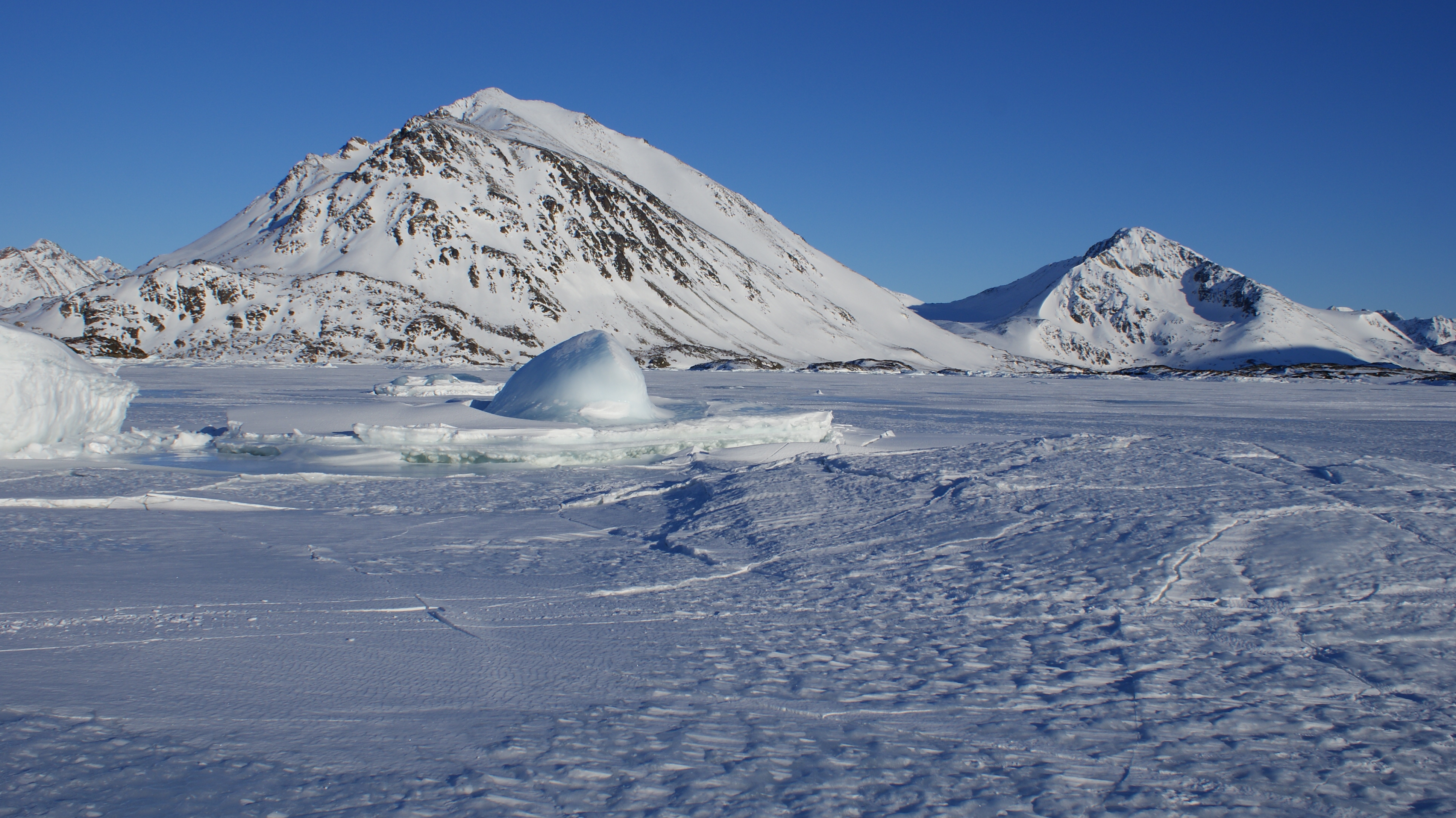 Apusiaajik-torssuut-tunoq