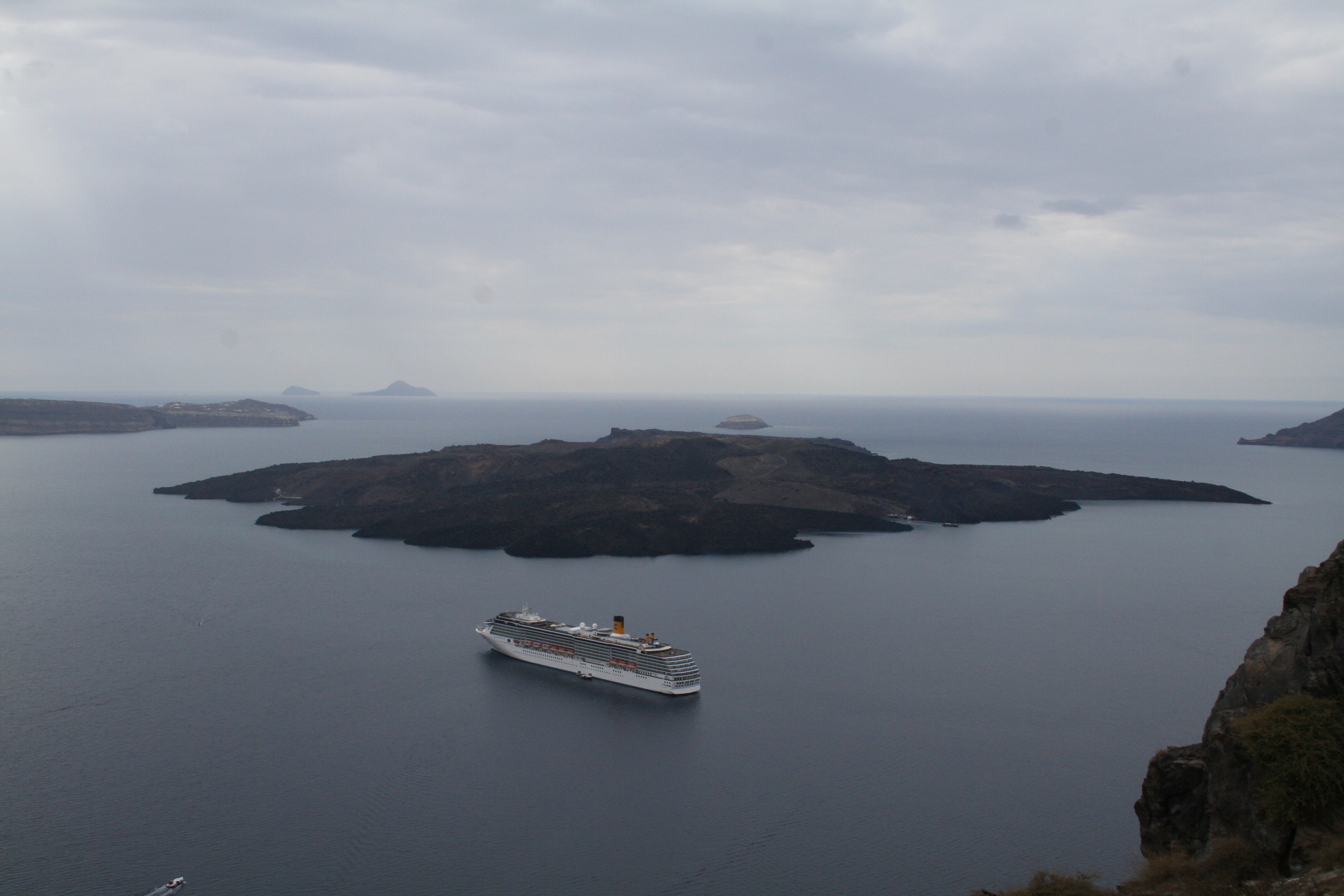 Costa Mediterranea in Santorini