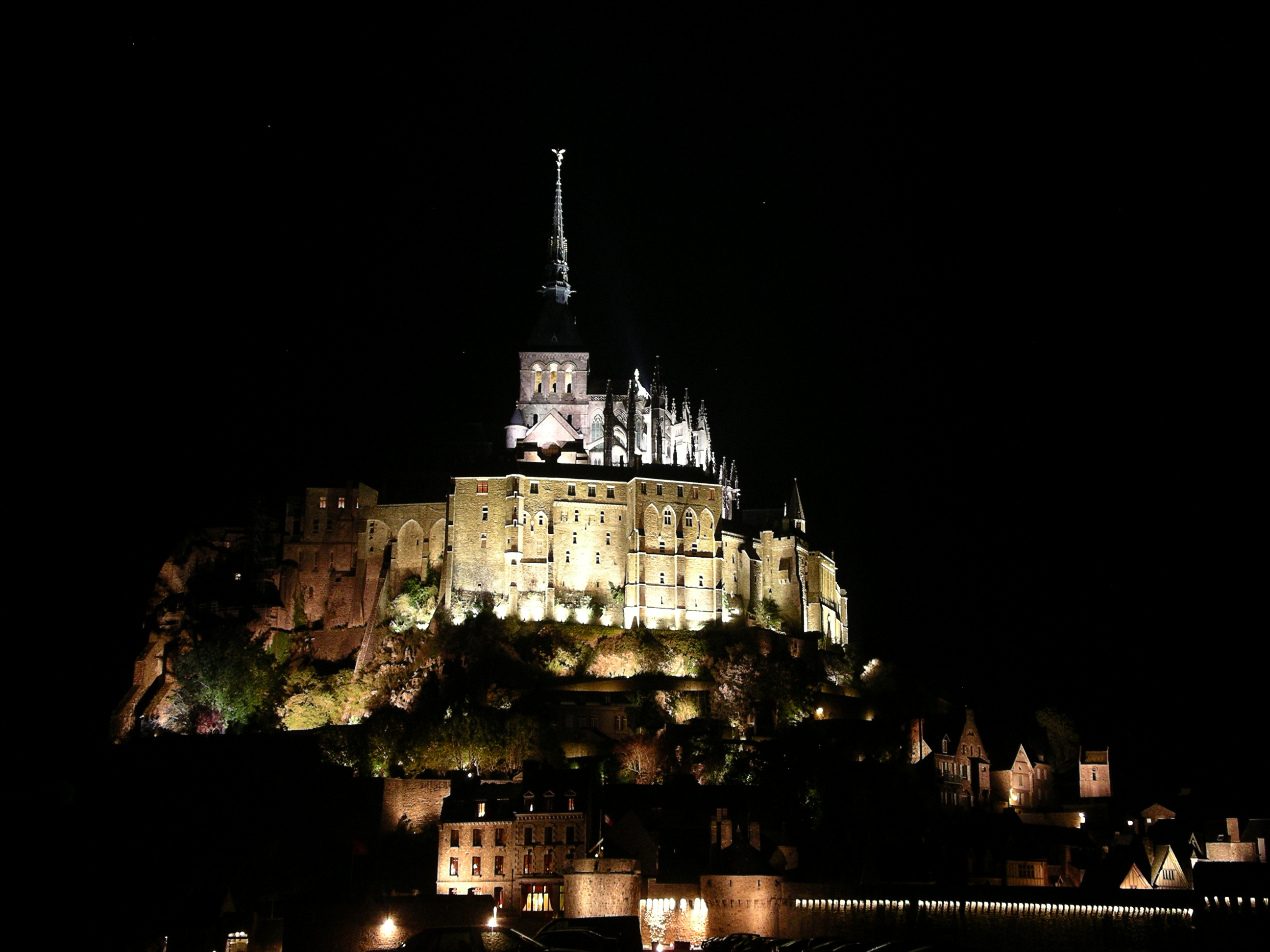 Mont Saint-Michel at night 1