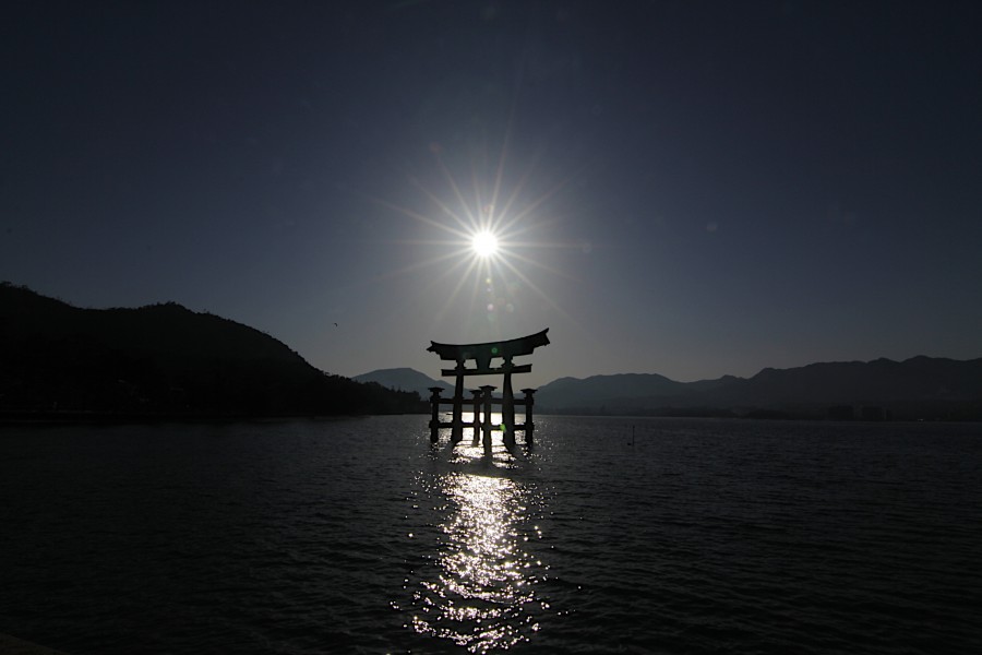 Miyajima Floating Torii (6969735112)