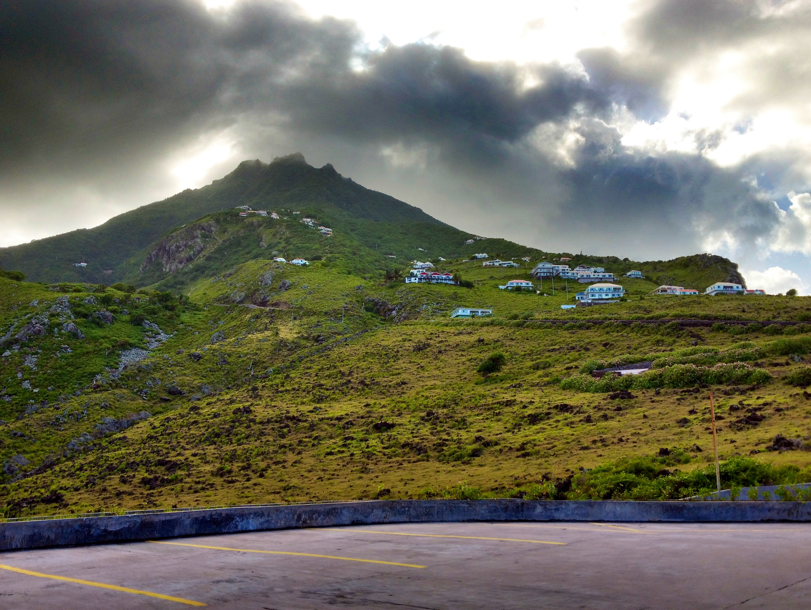 Saba Hell's Gate