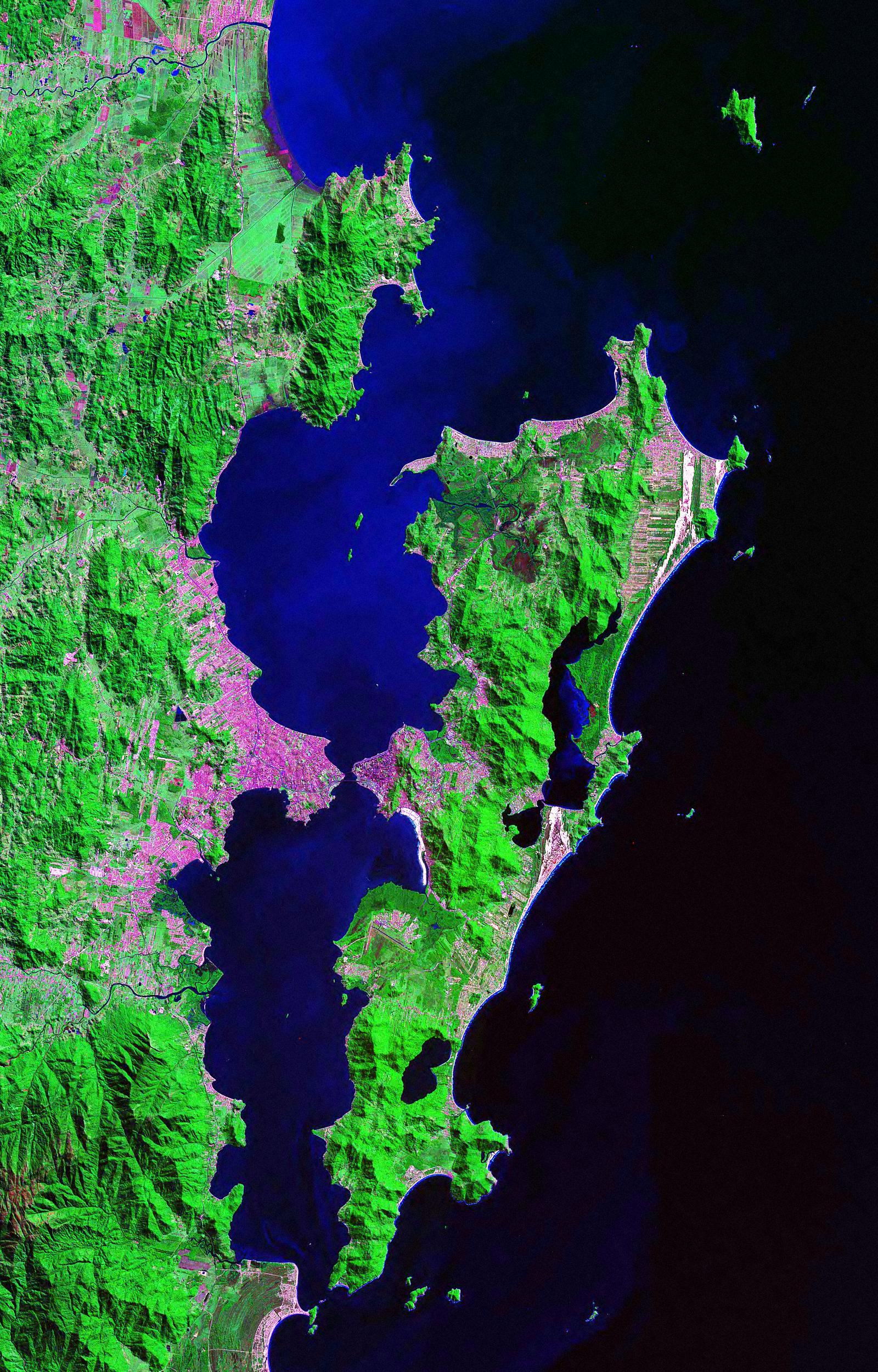 SantaCatarinaIsland Landsat 2000