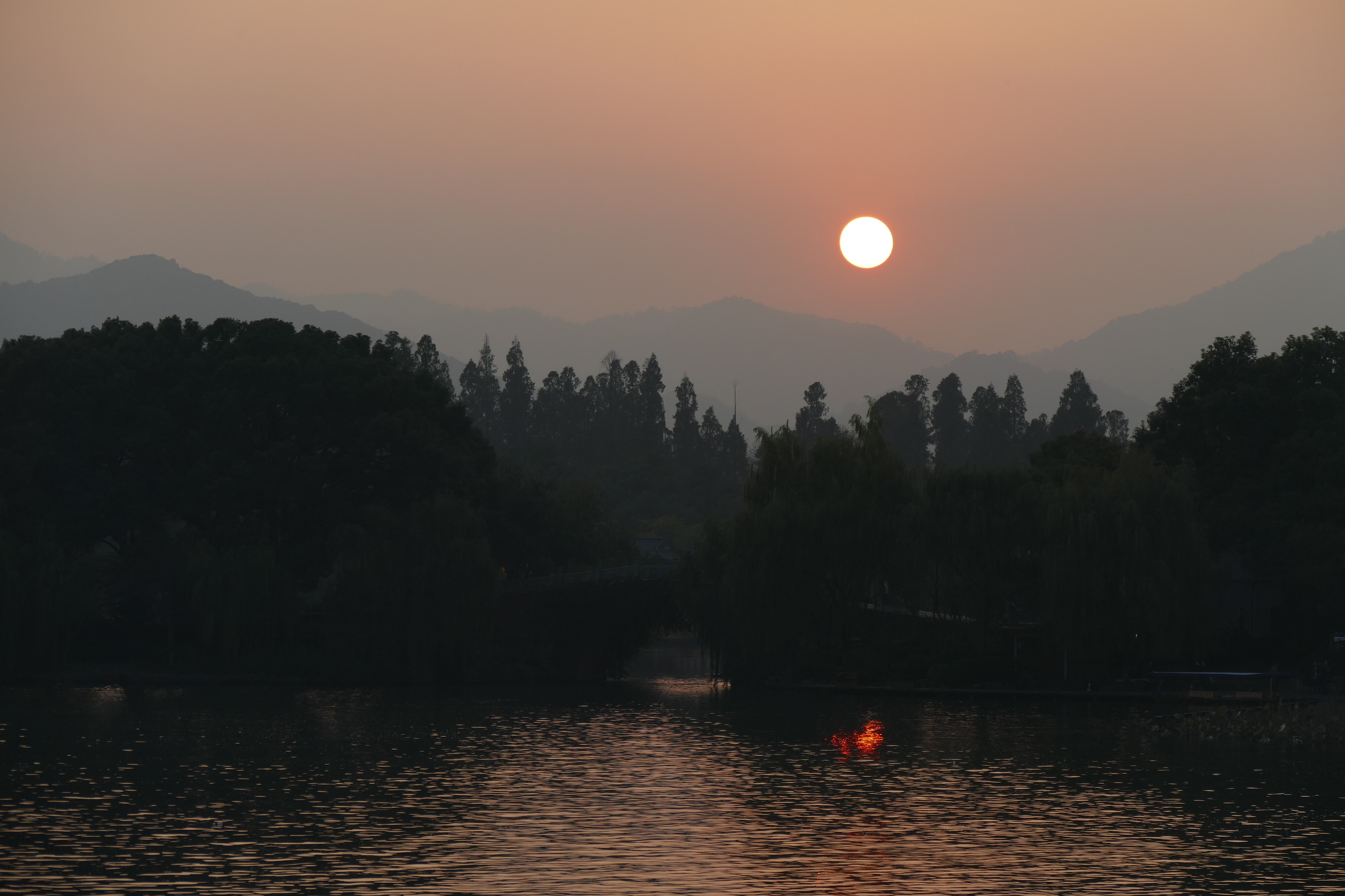 2014.11.21.164022 Sunset Xihu Hangzhou