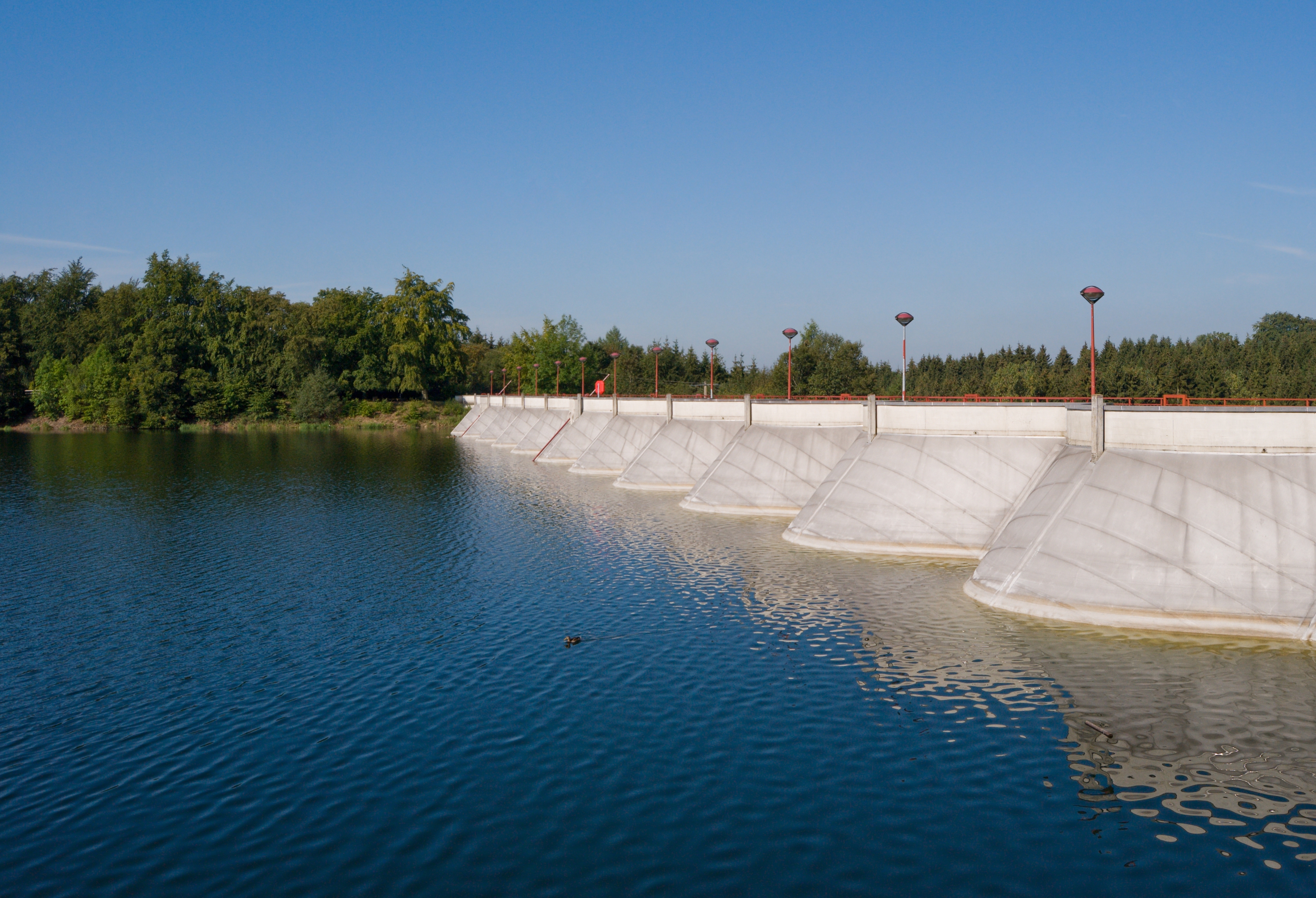Bütgenbach, Staumauer, 2011-09 CN-01