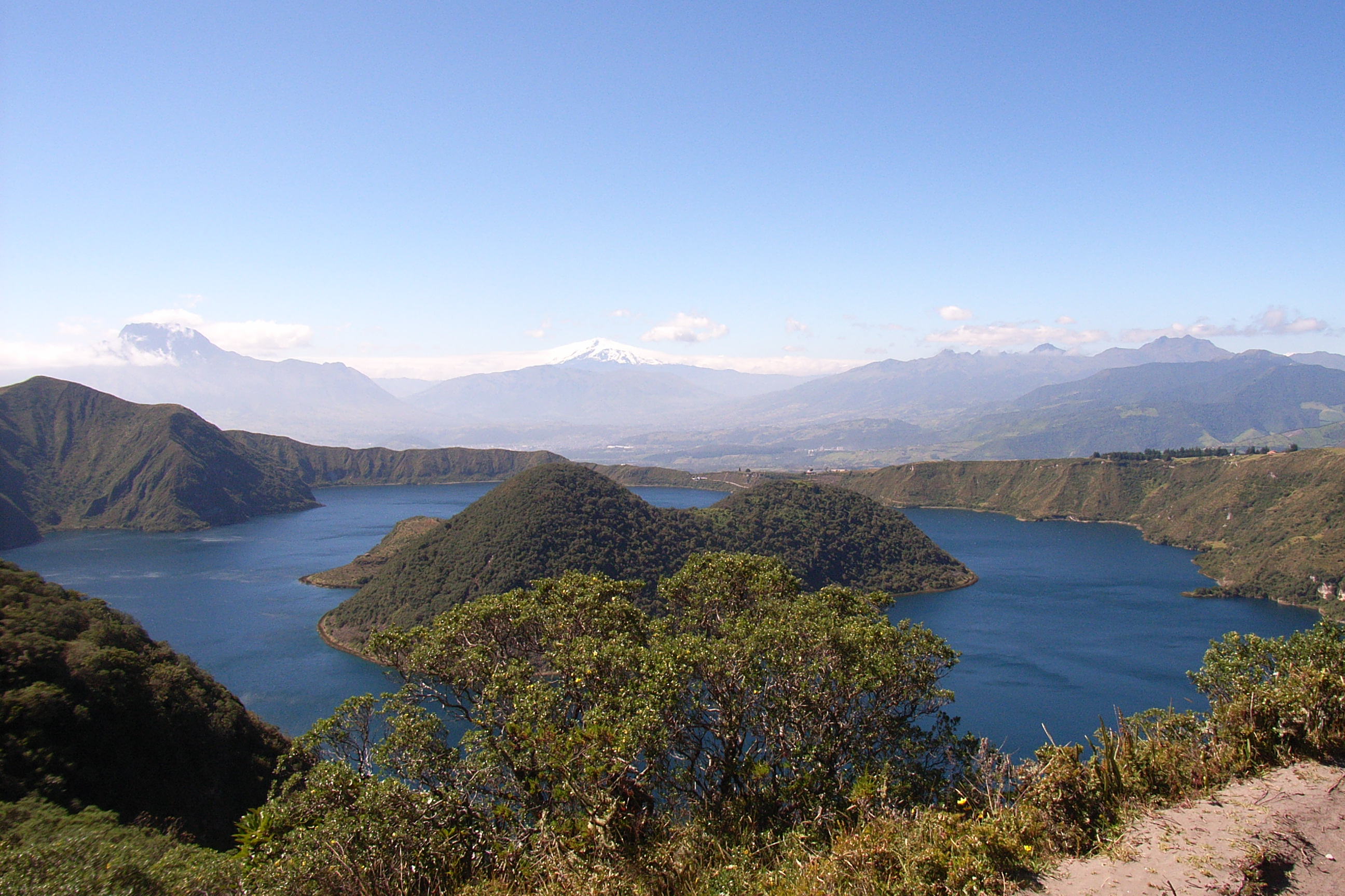 Cayambe hinter Cuicocha