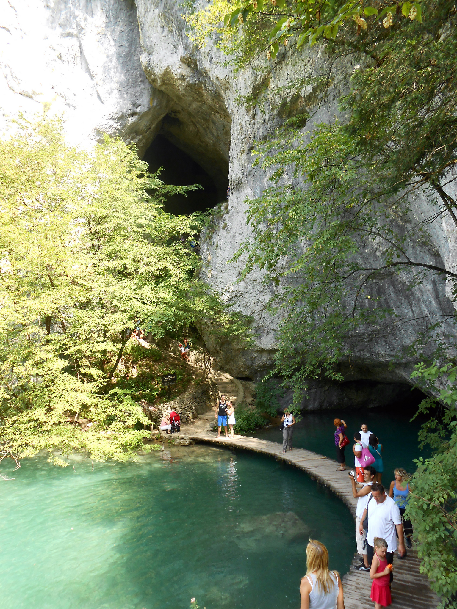 Kaluđerovac Lake and Cave