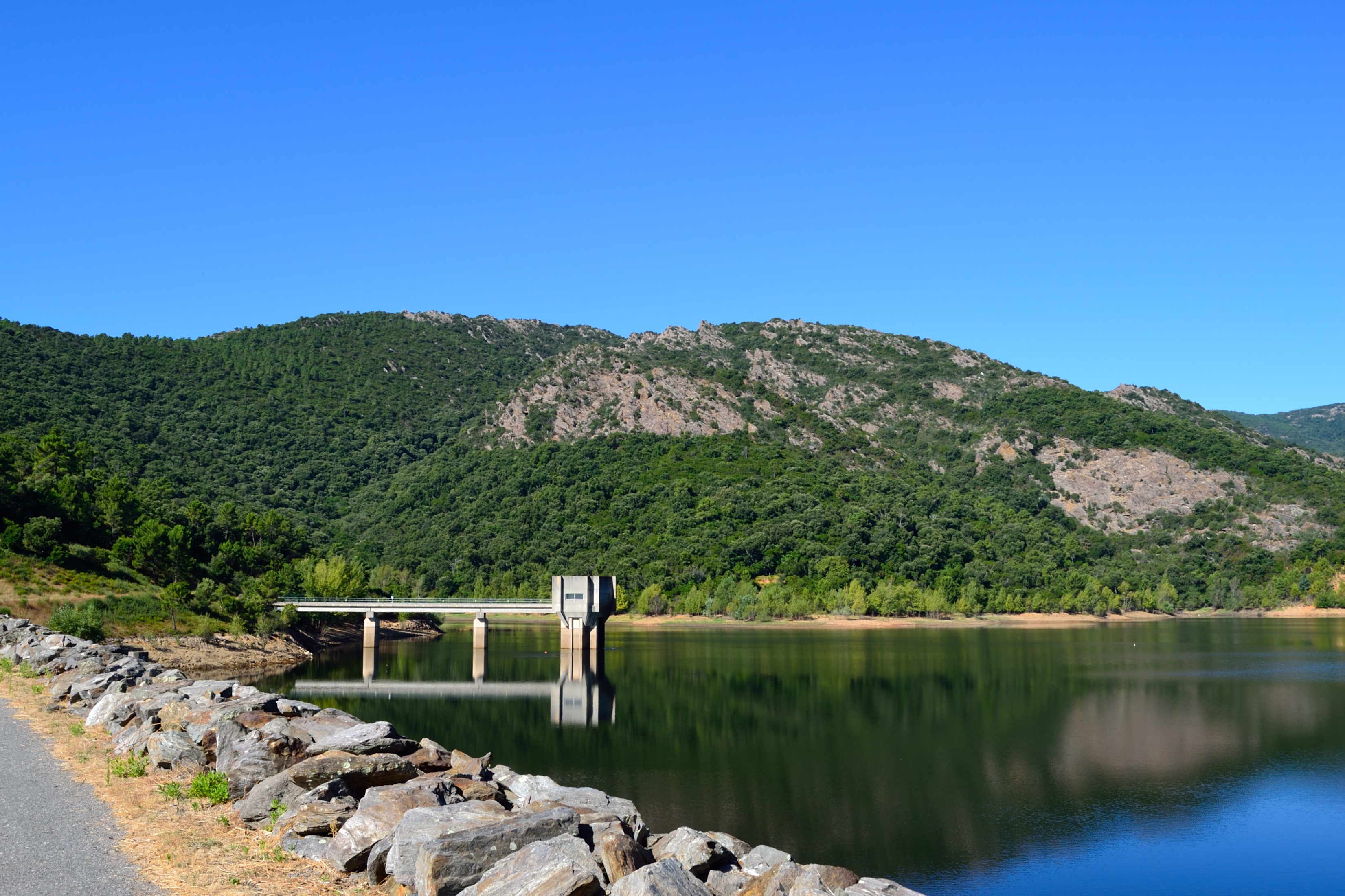 Lac de retenue Verne 2013 01