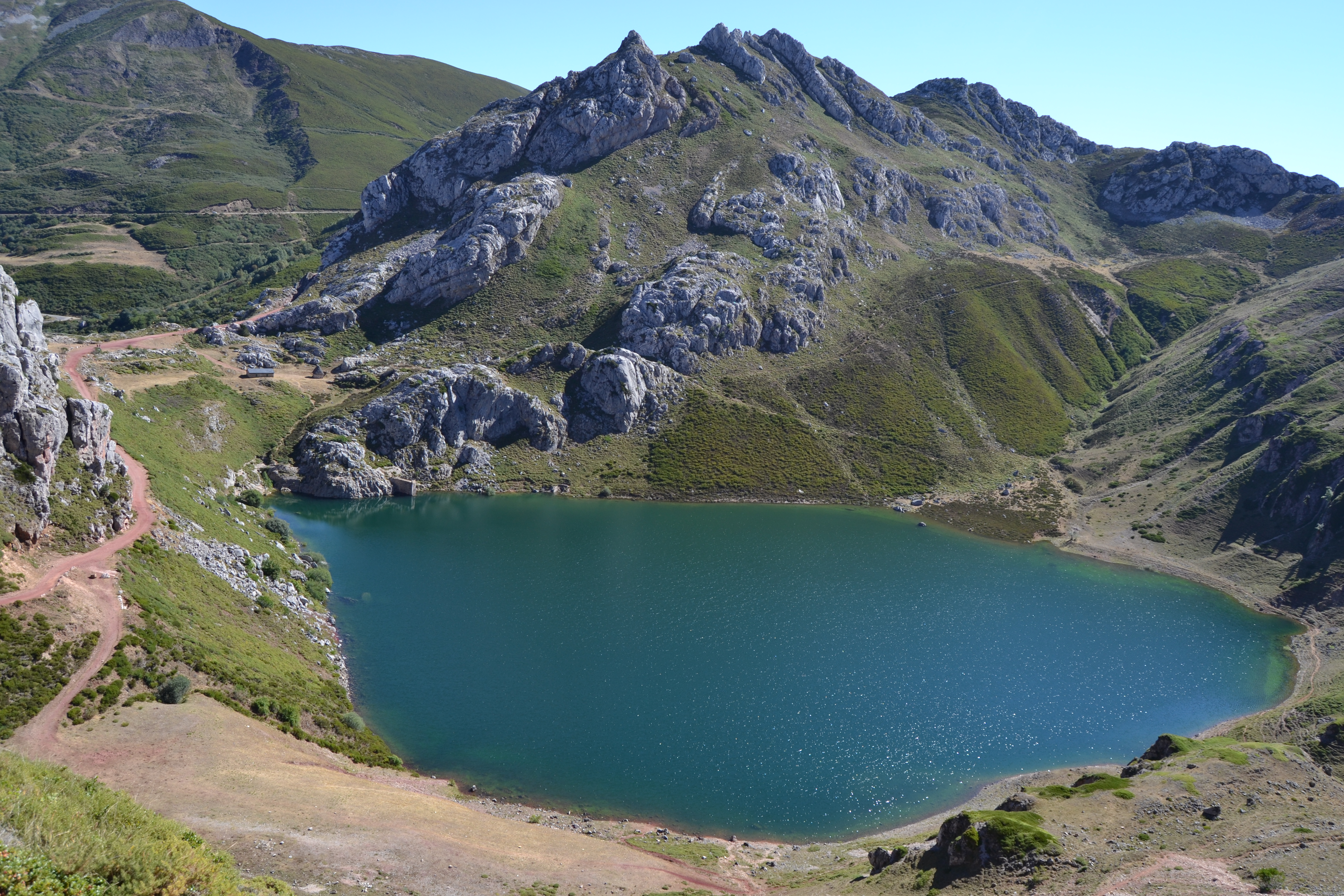 Lago de la Cueva (Lagos de Saliencia)
