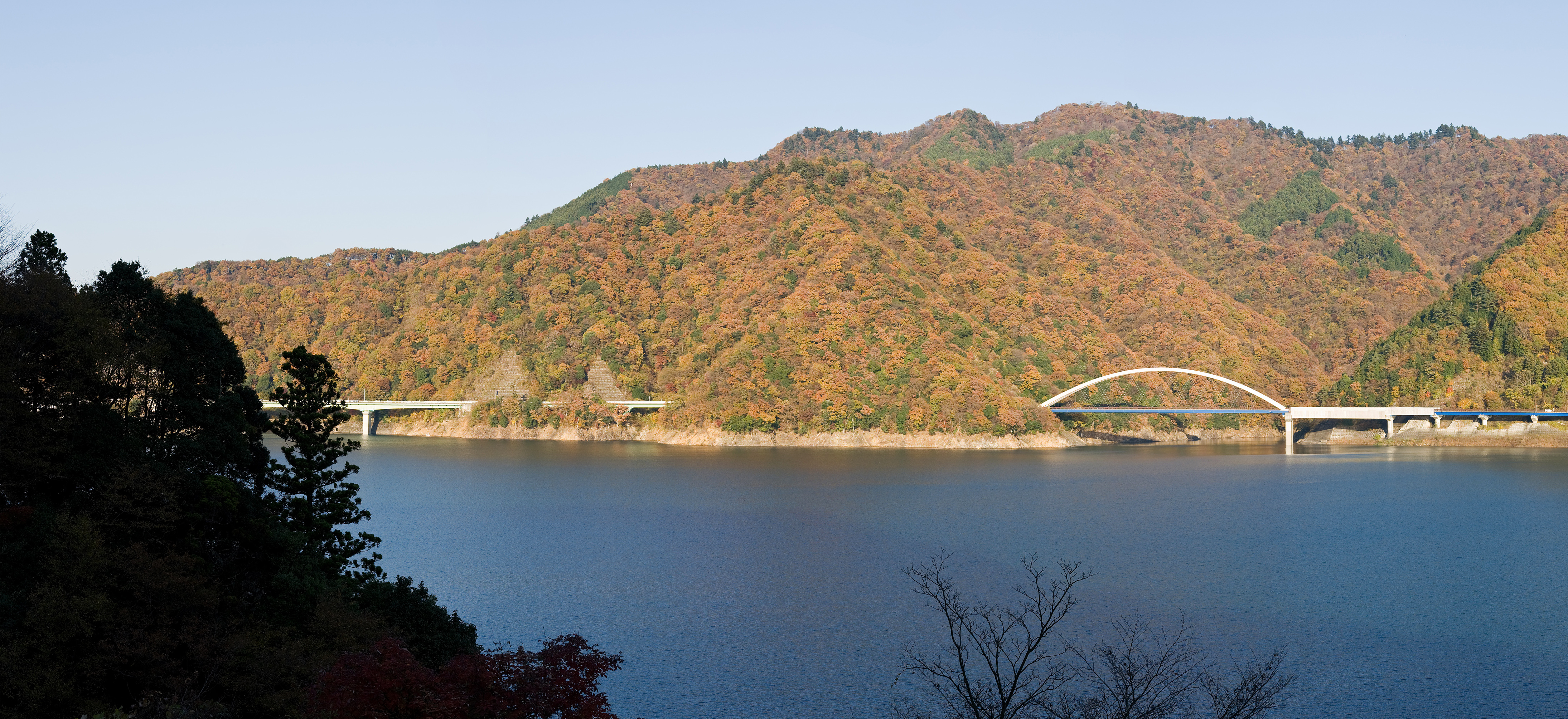 Lake Miyagase and Bukka peaks 01