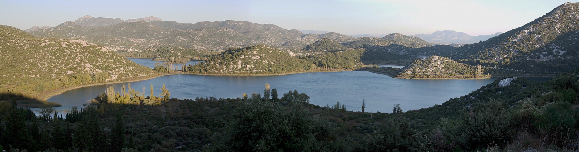 Baćina-Seen von der Jadranska Magistrala gesehen 8205,6,7
