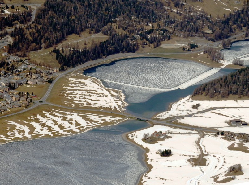 Innbrücke bei Silvaplana zwischen Silvaplaner See und Champfèrersee bei Tauwetter (2)
