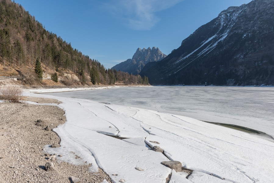 Lago del Predil mit Fuenfspitz 10032015 0504