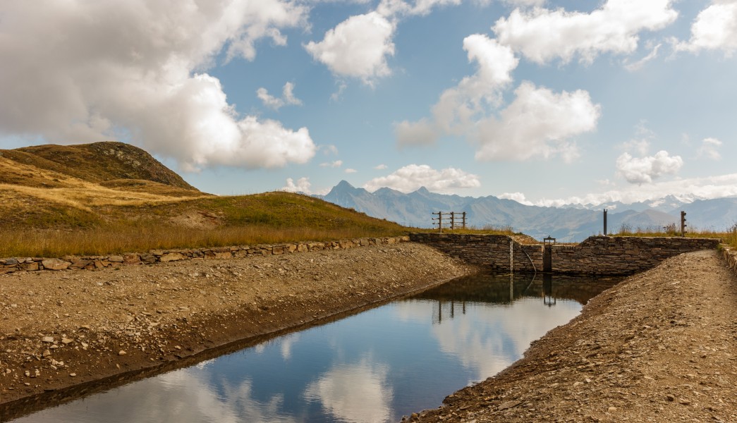 Lago Fallère, Valle d'Aosta (2415m). Waterwerken 03