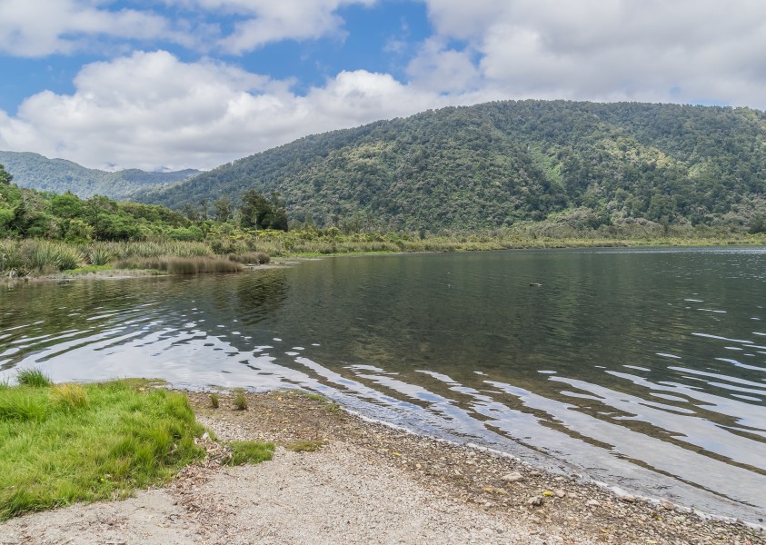 Lake Moeraki 01