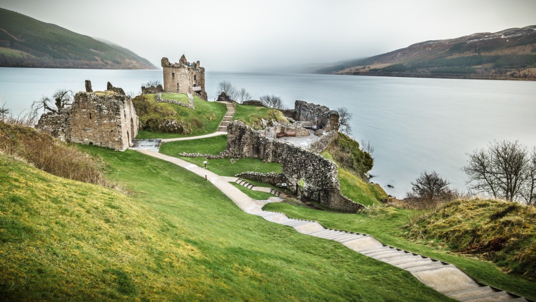 Urquhart Castle, Loch Ness, Inverness, Scotland (17101840068)