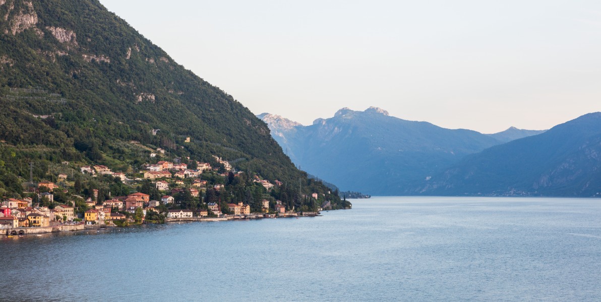 Vista de Varenna, lago de Como, Italia, 2016-06-25, DD 10