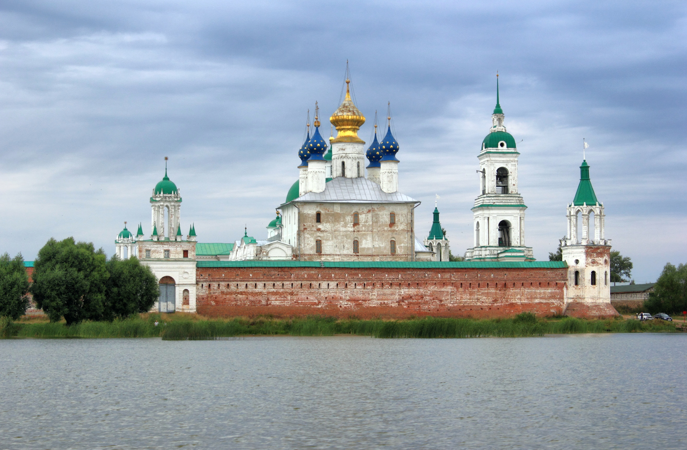 Rostov Lake Nero Spaso-Yakovlevsky Monastery IMG 0996 tonemapped 2 r cc 1725