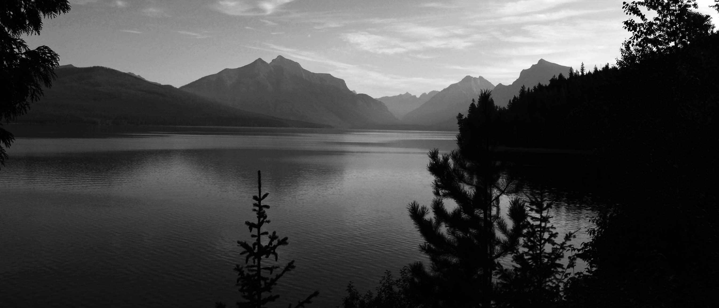 Scenic view of a mountain lake in glacier national park