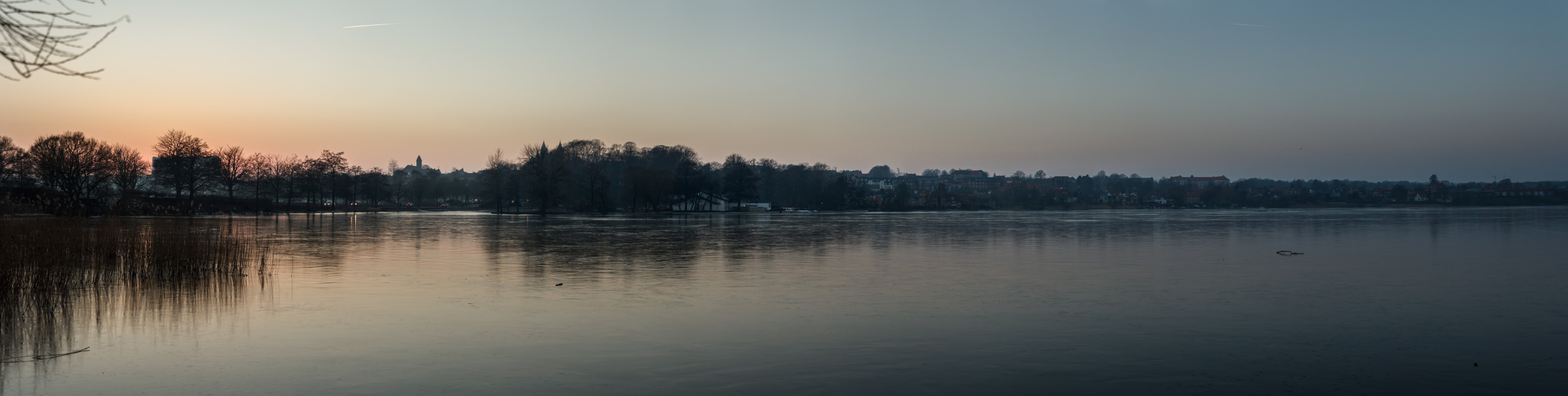 Frozen Nørresø panorama at dusk 2017-02-15-15