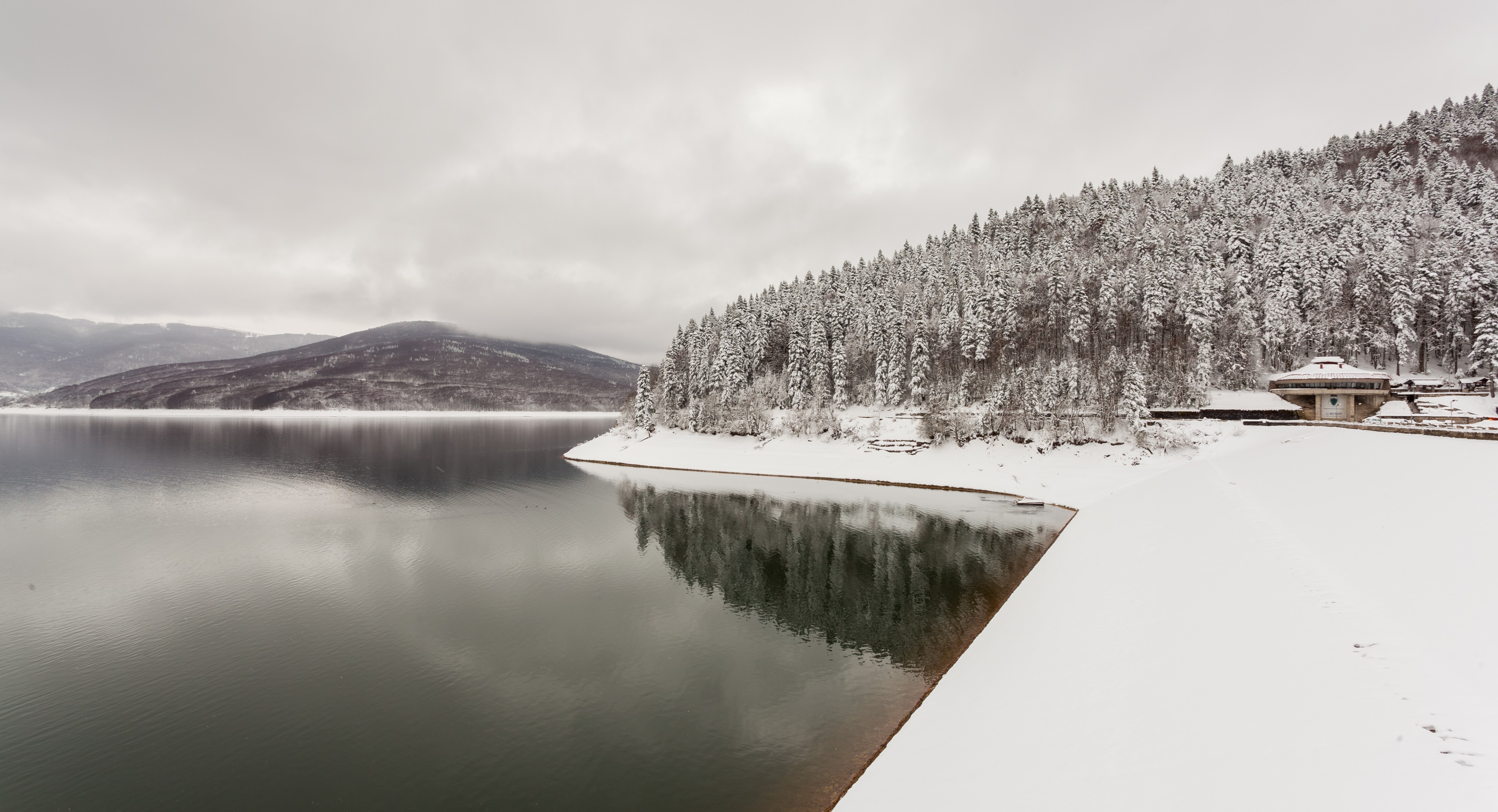Presa, lago Mavrovo, Macedonia, 2014-04-17, DD 07