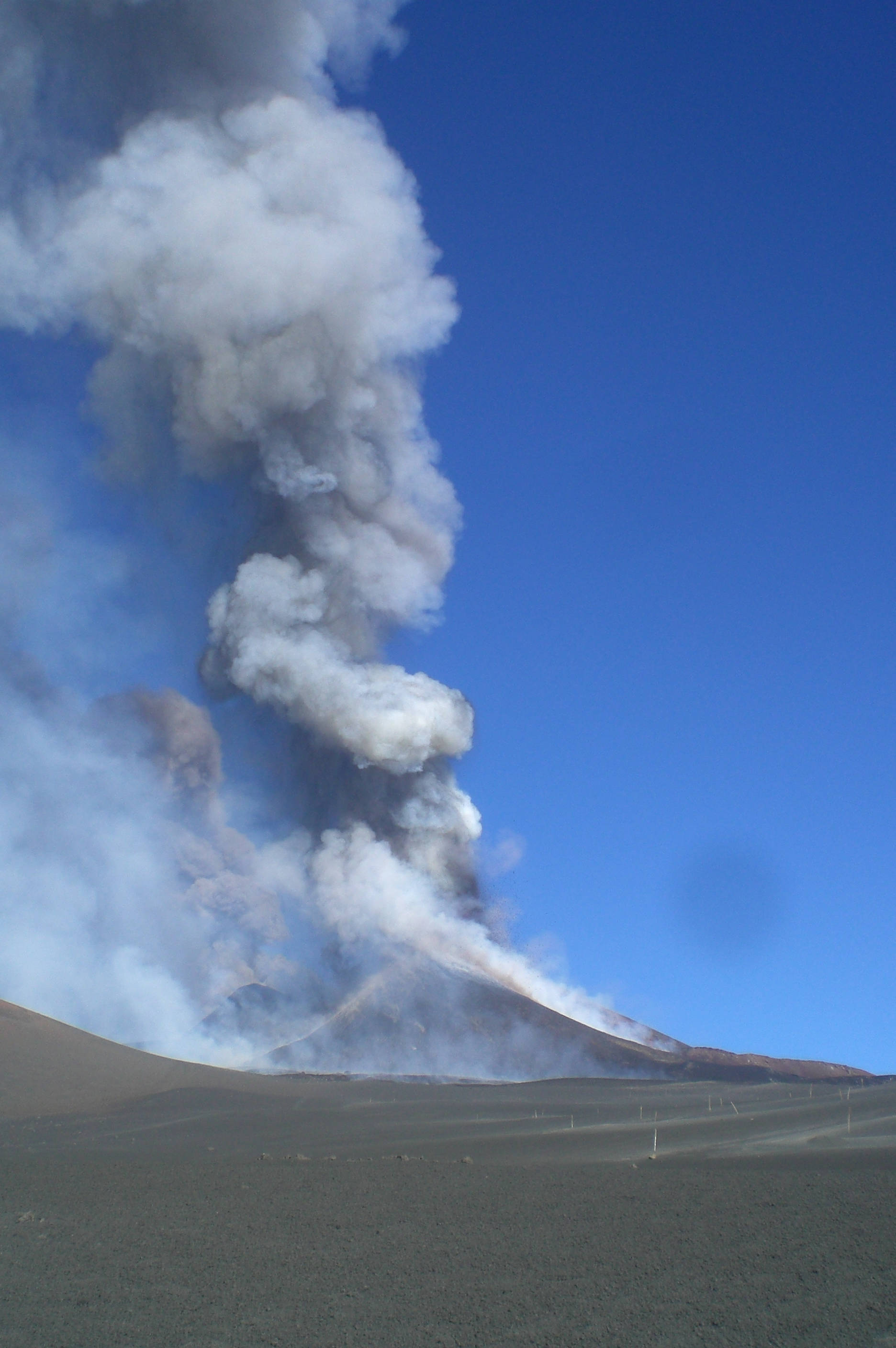 Etna Volcano Paroxysmal Eruption October 26 2013 - Creative Commons by gnuckx (10491890866)