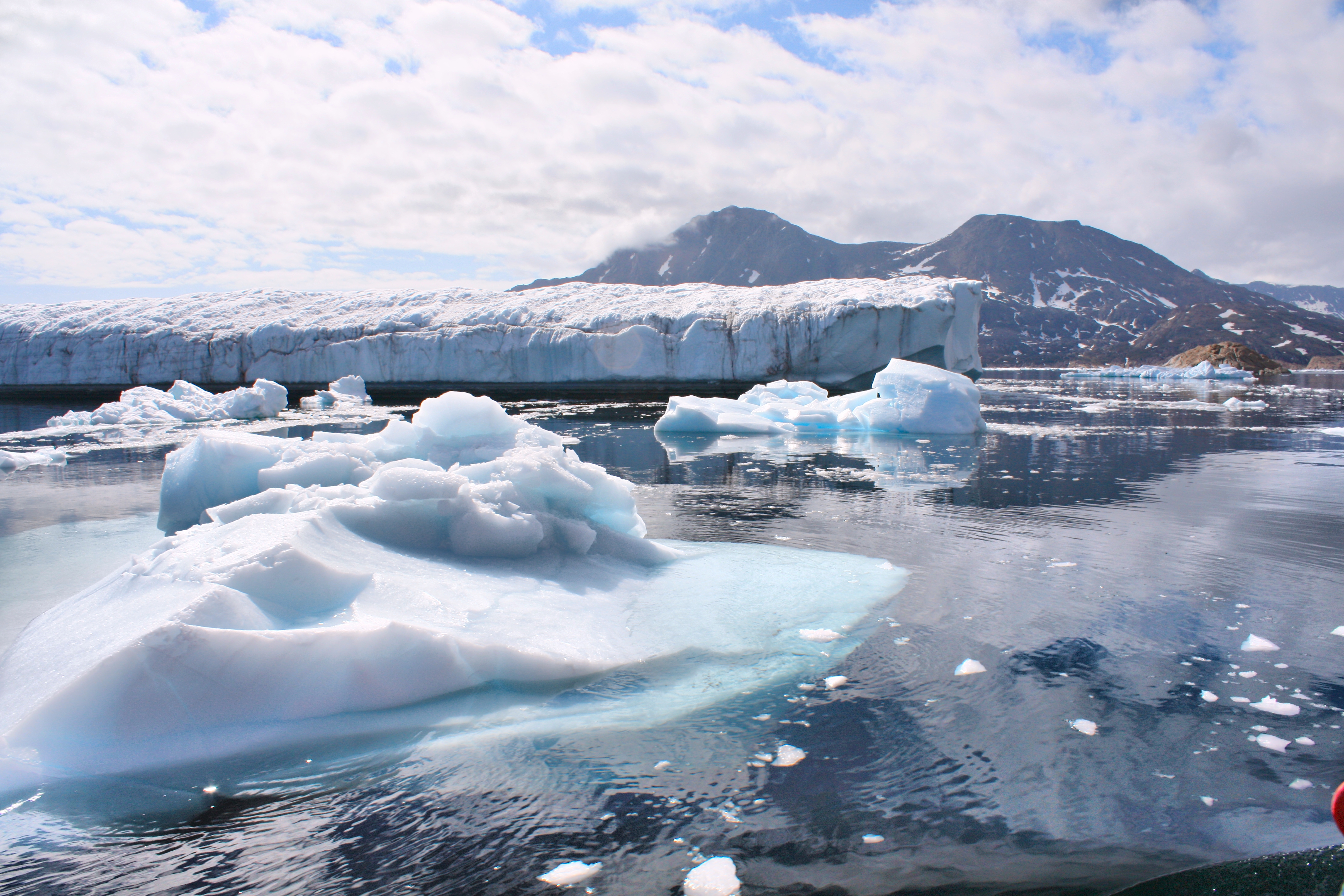 Greenland Glaciers outside of Ammassalik (5562580093)
