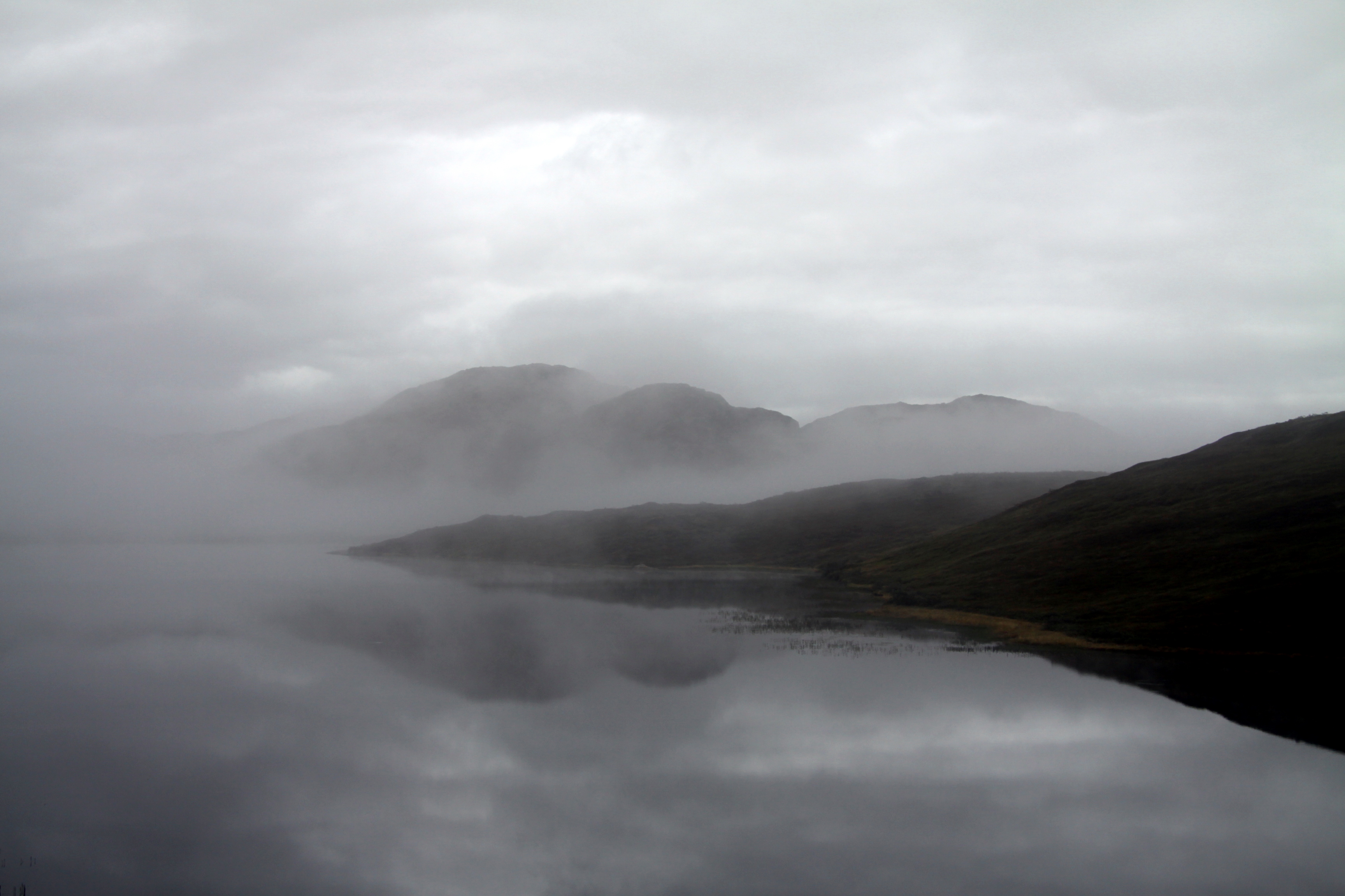 Lake Helen near Kangerlussuaq Port (1)