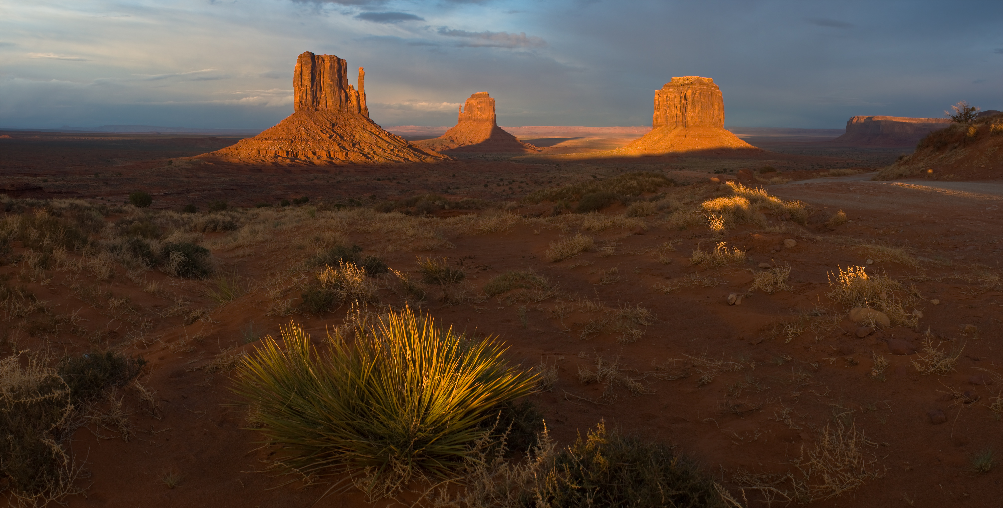 Monument Valley Sunset MC