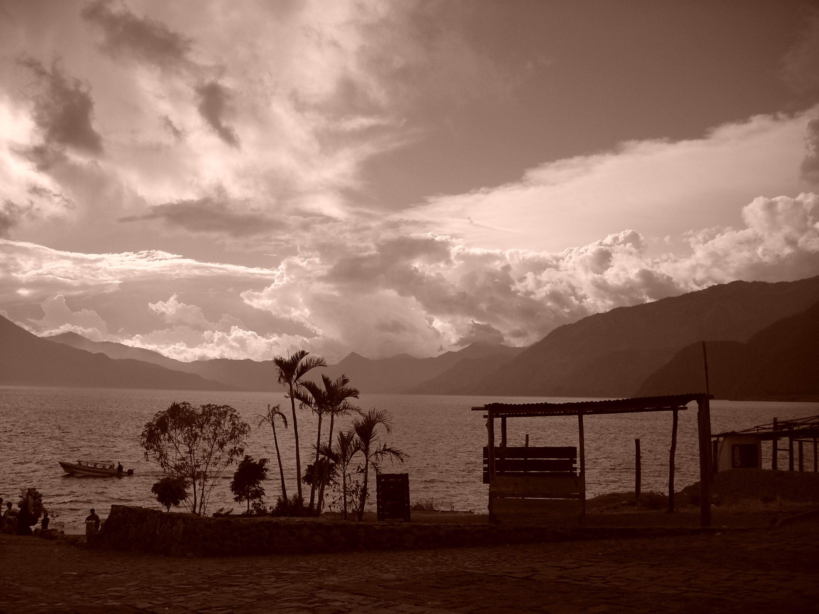 Panajachel, view of Lake Atitlán in black and white 01