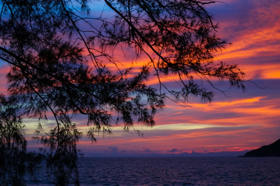 Bright sunset at Andaman sea (32471822622)