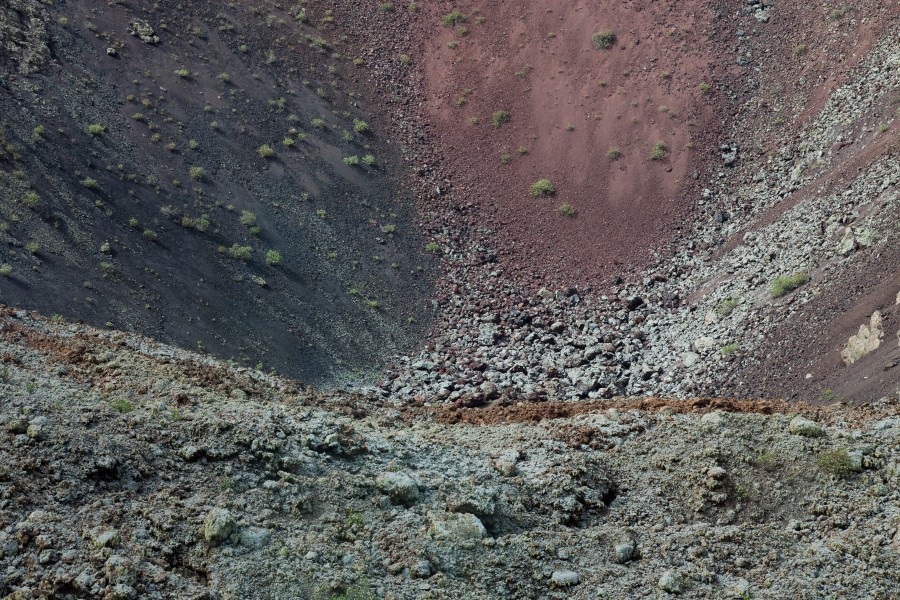 Cráter de volcán - Timanfaya - Lanzarote - Illas Canarias - Spain-T21