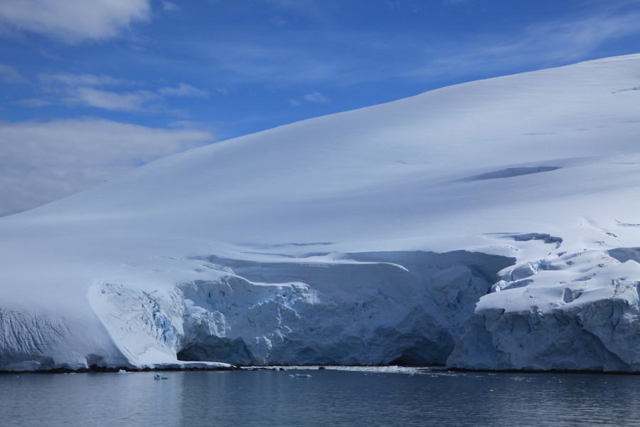 Glacier in Penola Strait, Antarctica (6060311549)