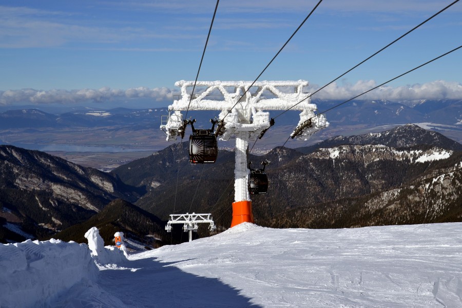 Jasná Ski Resort - gondola lift to Chopok (2)