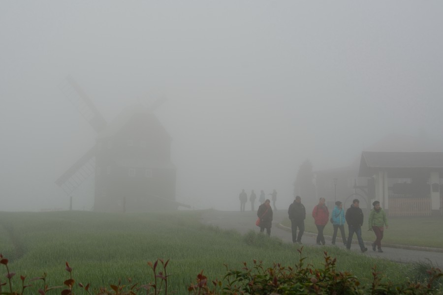 Kottmarsdorf, Windmühle im Nebel NIK 5294