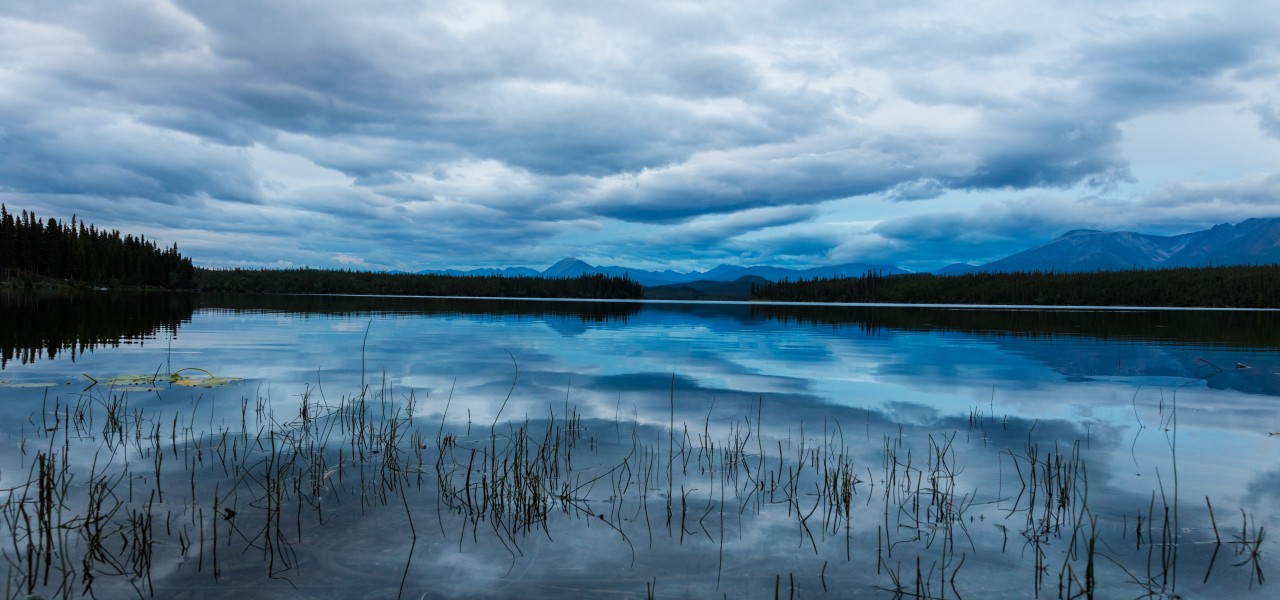 Lago Plateado, Parque nacional y reserva Wrangell-San Elías, Alaska, Estados Unidos, 2017-08-22, DD 135