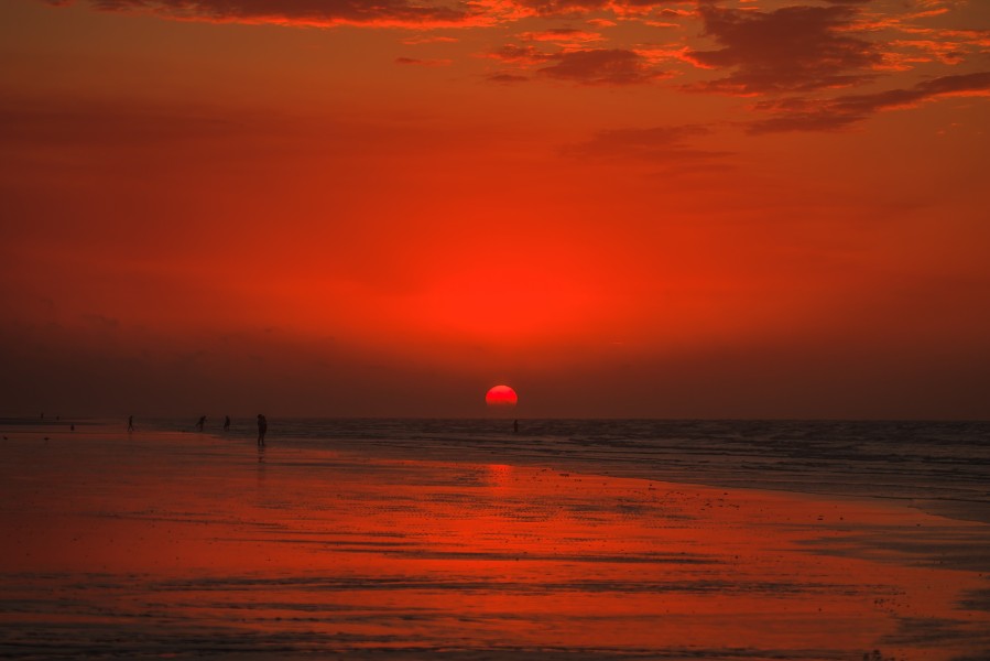 Spectacular sunset on 80 mile beach, W.A - (13113258975)