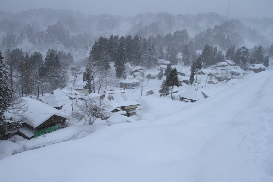Village in snow, Koshirakura, Tōkamachi, Niigata, Japan