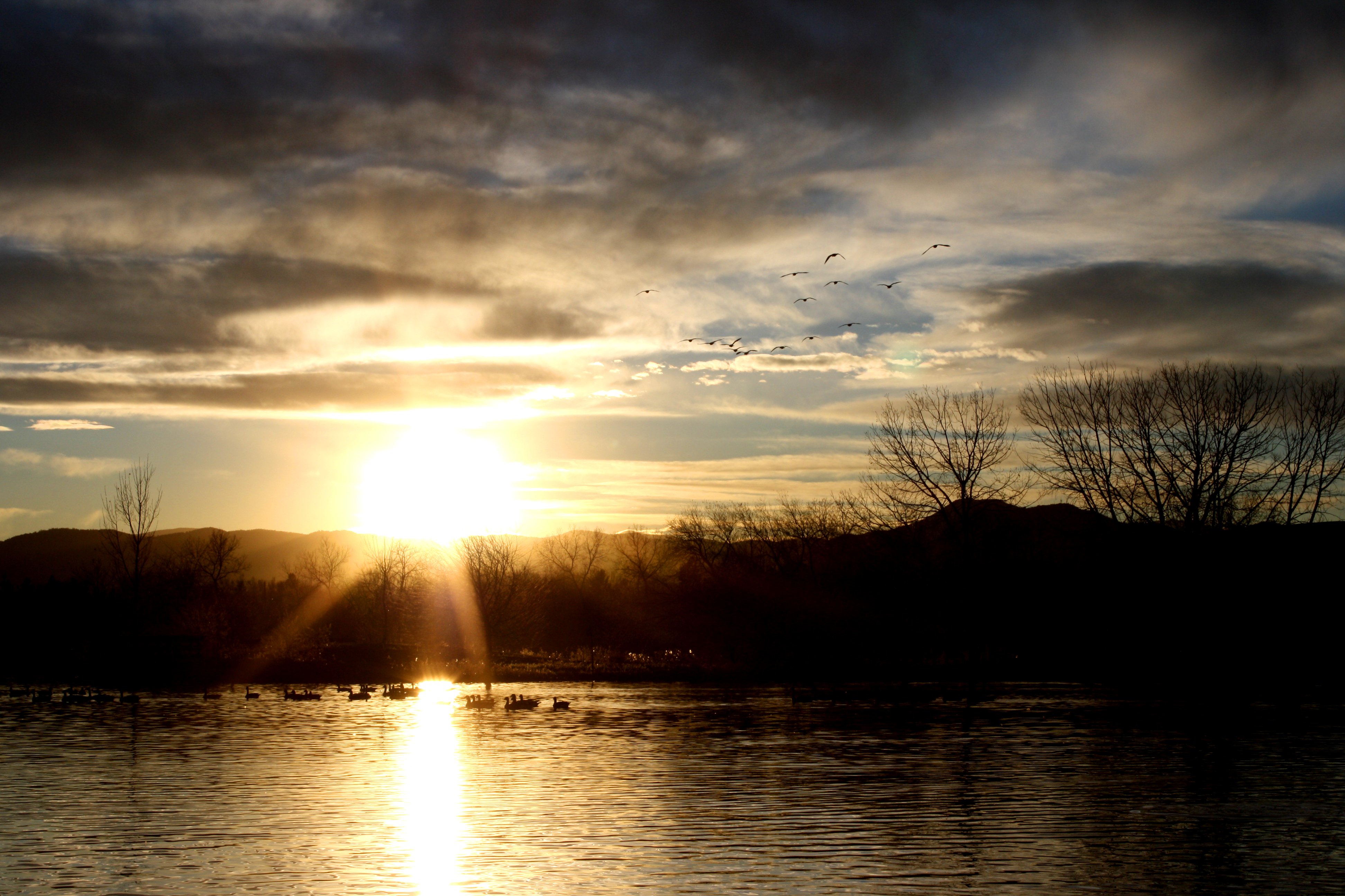 Setting sun at the lake