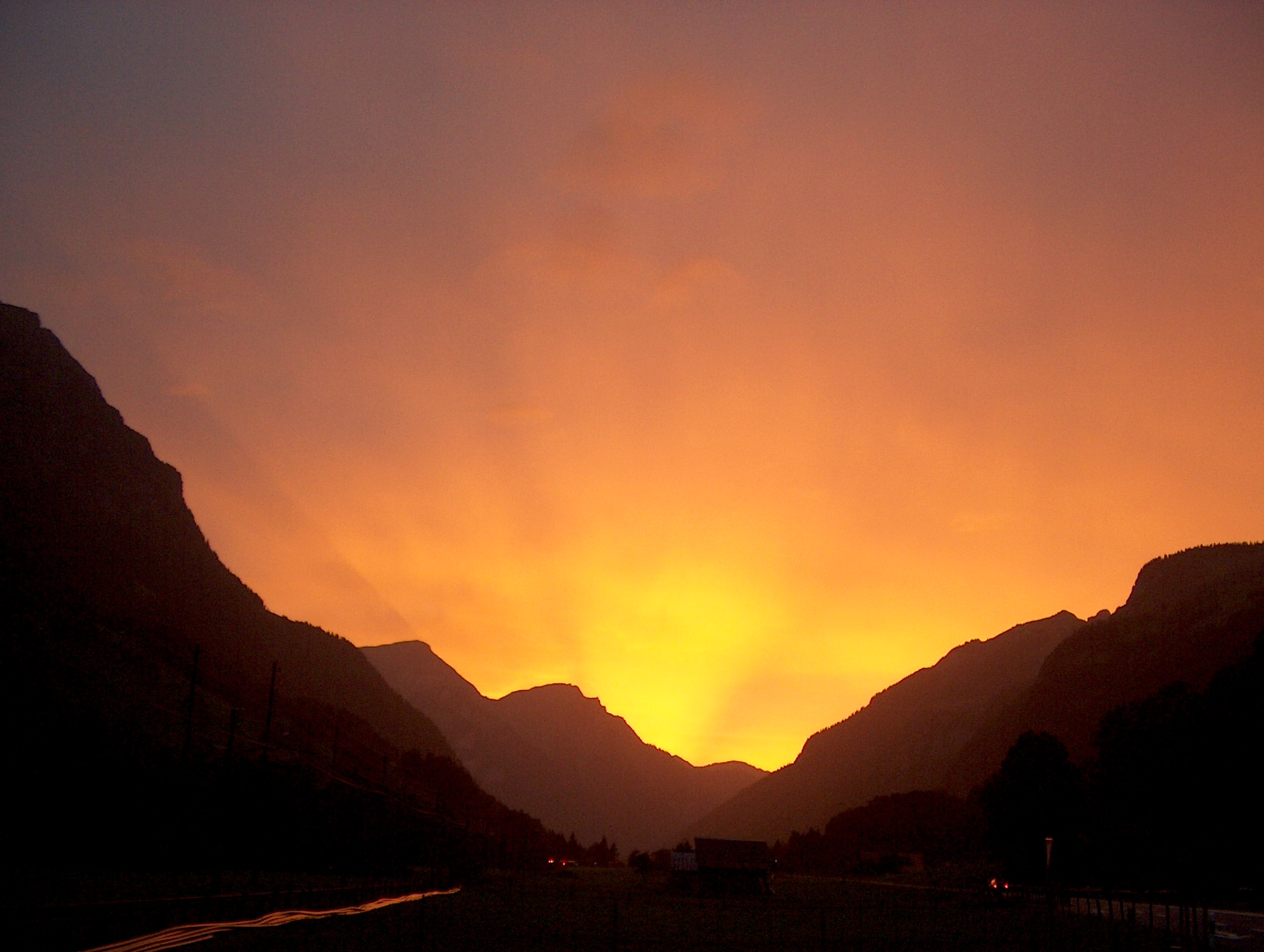 Sonnenuntergang in den Bergen