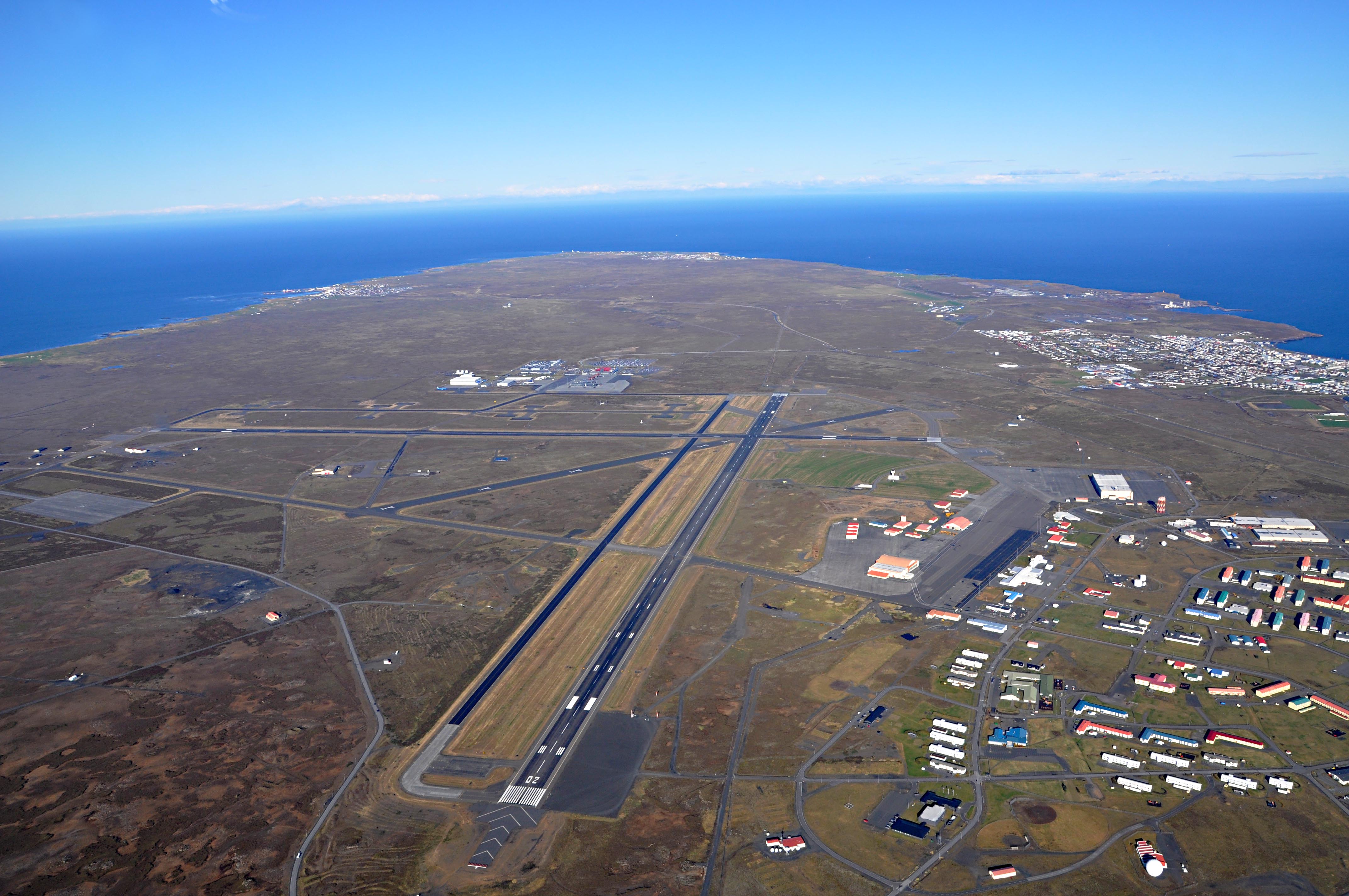 SSJ100 Keflavik runways (5160518757)