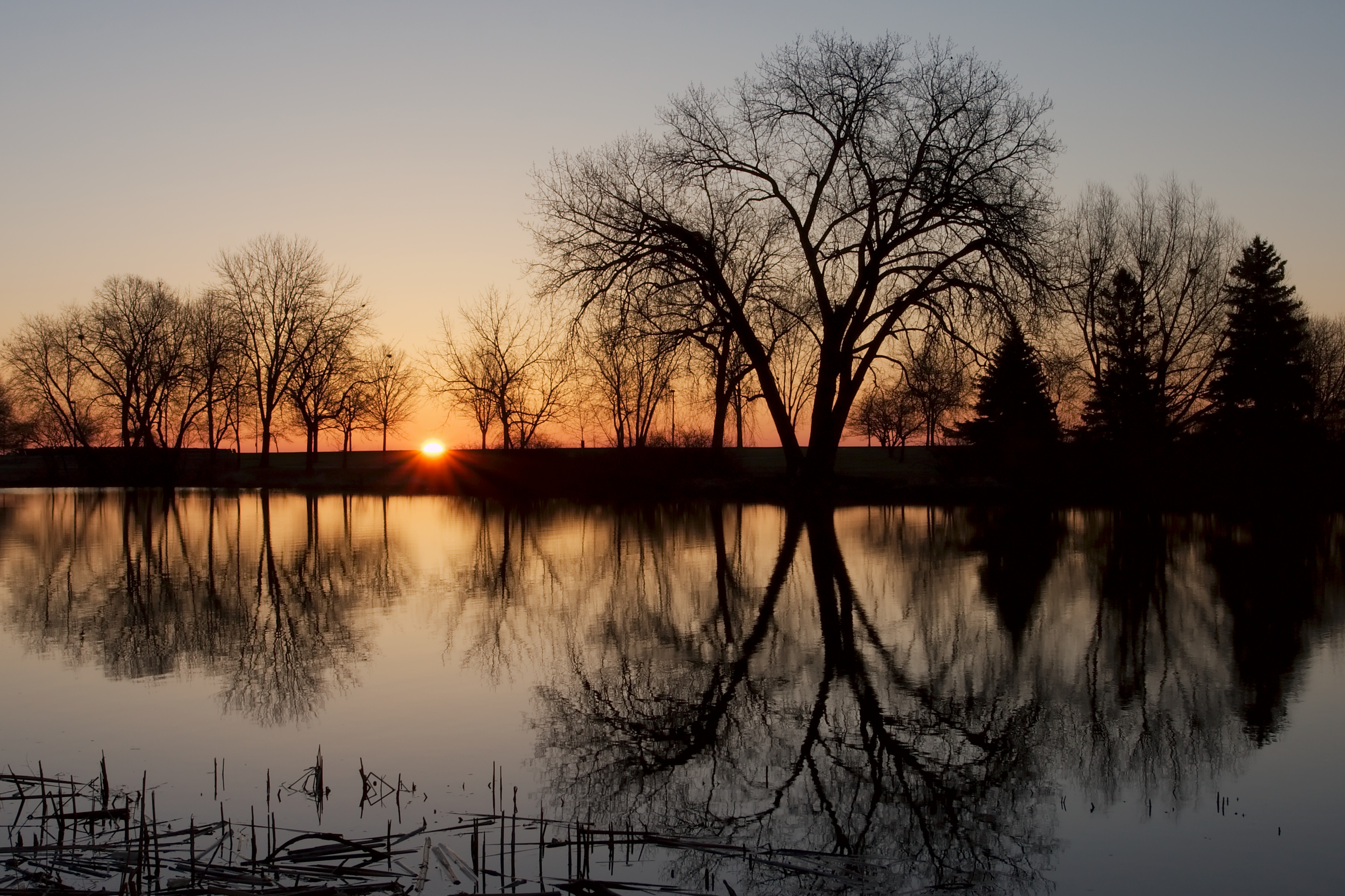 Sunrise over Veterans Park 2420