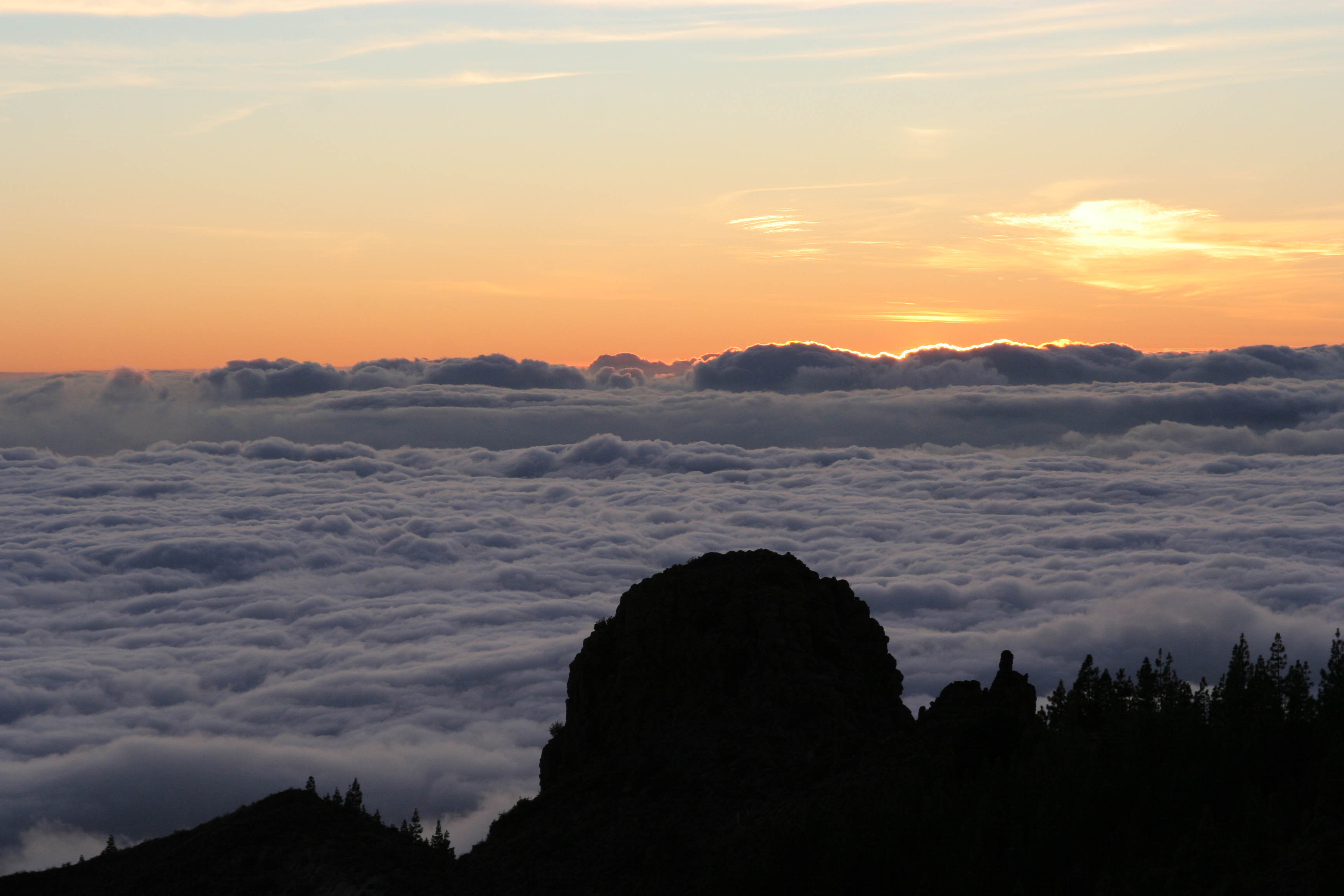Sunset looking down on clouds from Teide 3 (398024701)
