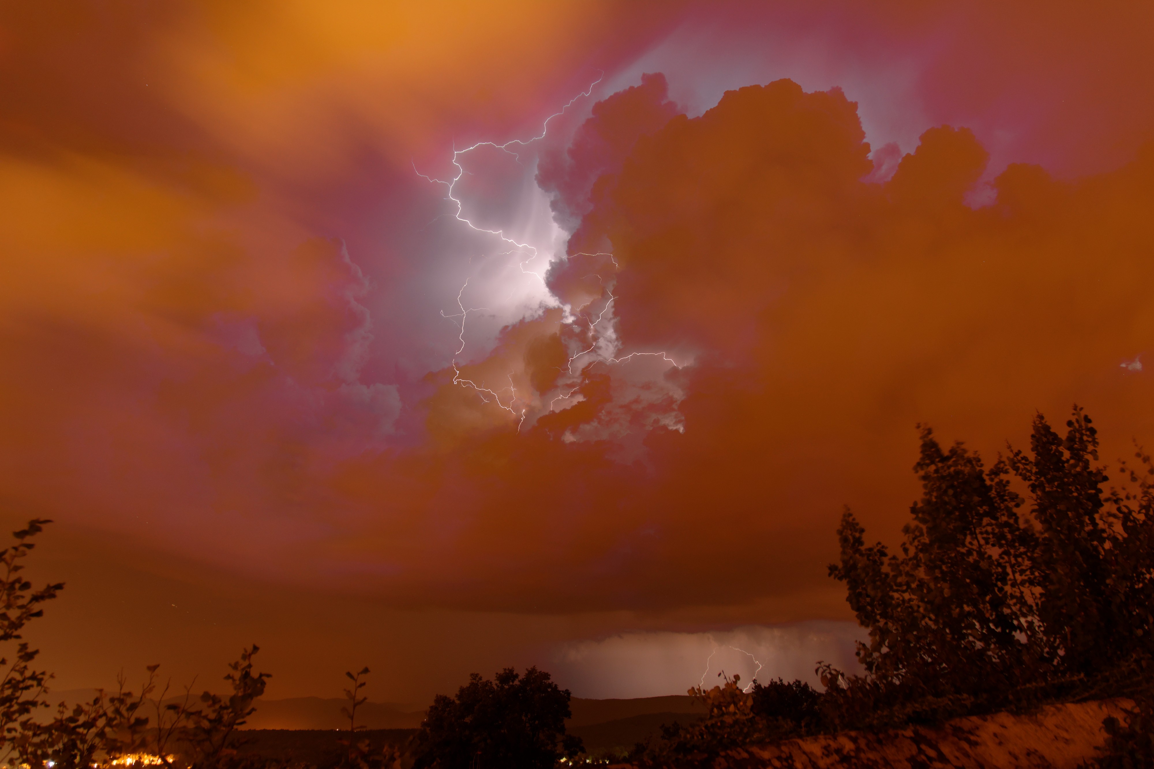 2016-08-27 23-53-14 orage