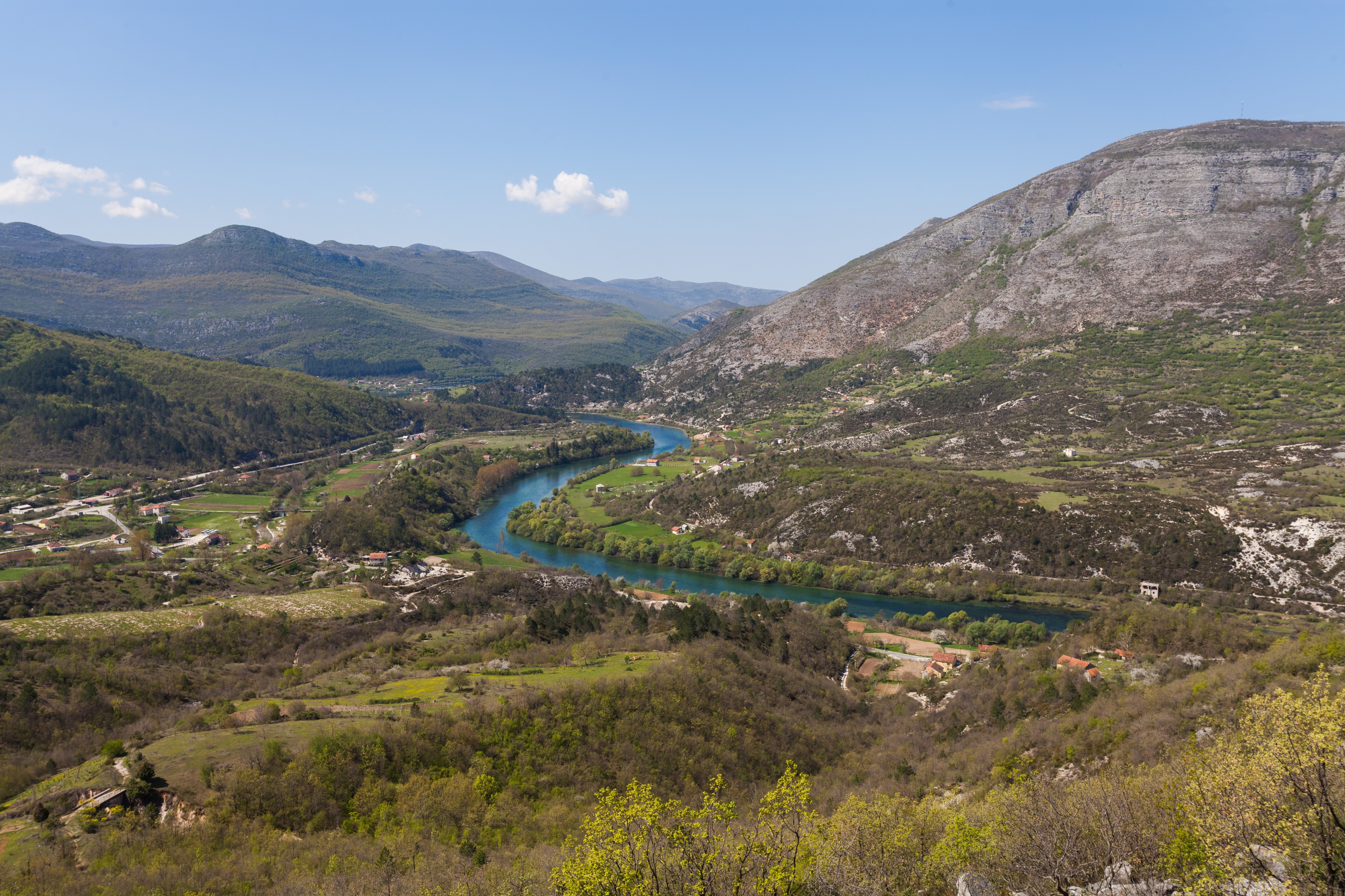 Gornji Orahovac, Bosnia y Herzegovina, 2014-04-14, DD 11