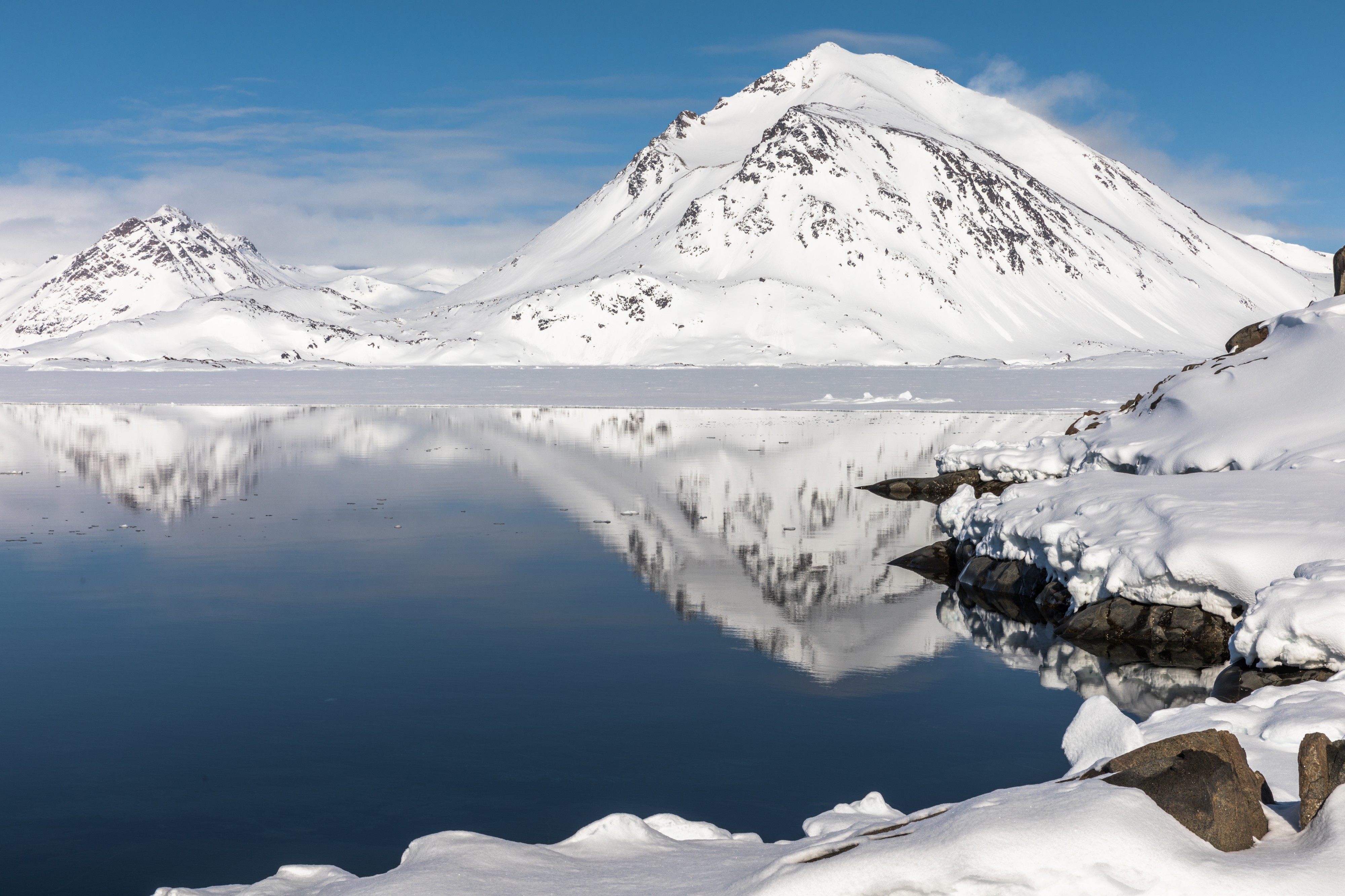 Greenland reflections 5 (34326719604)