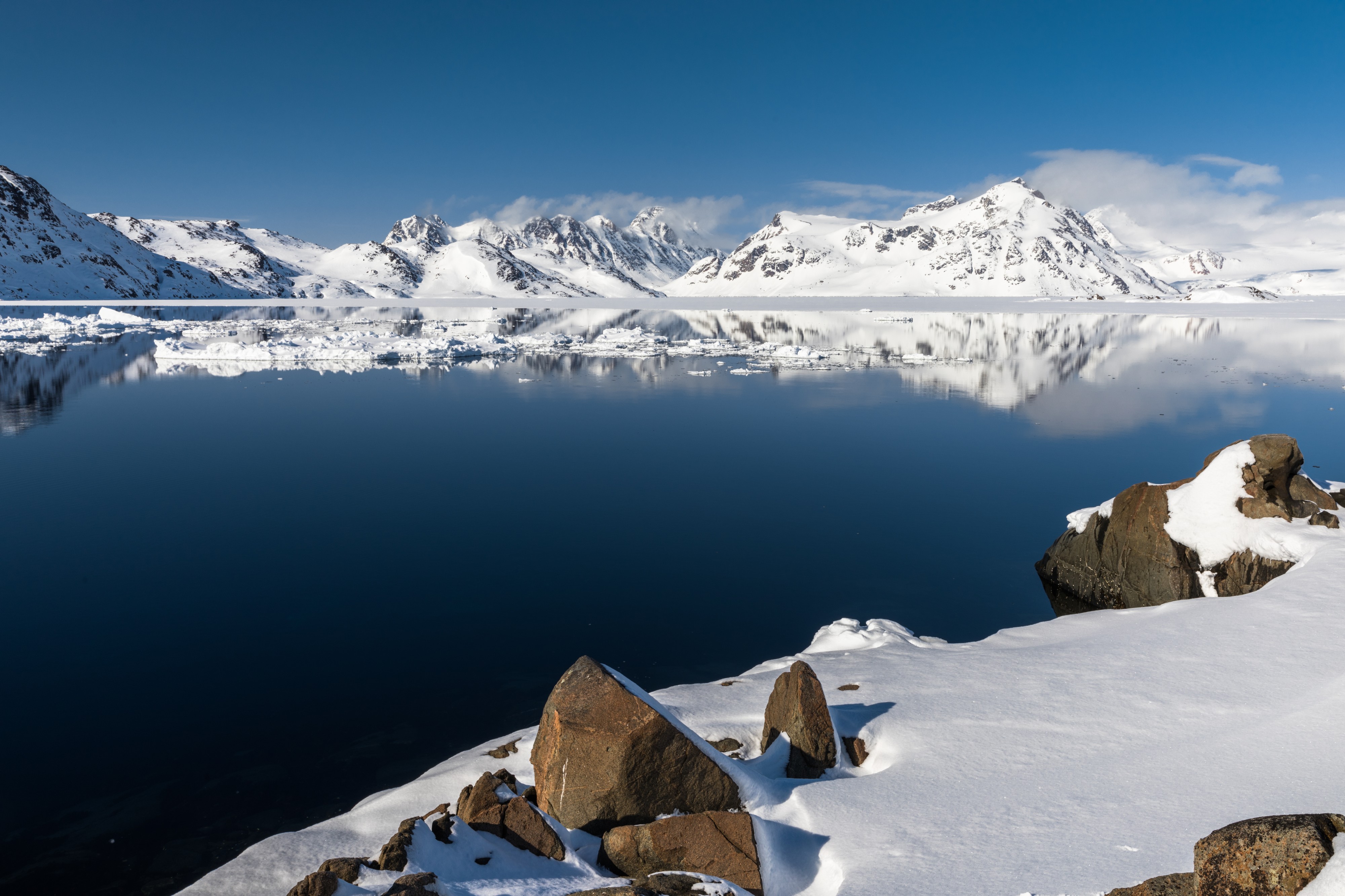 Greenland reflections 6 (34362199173)