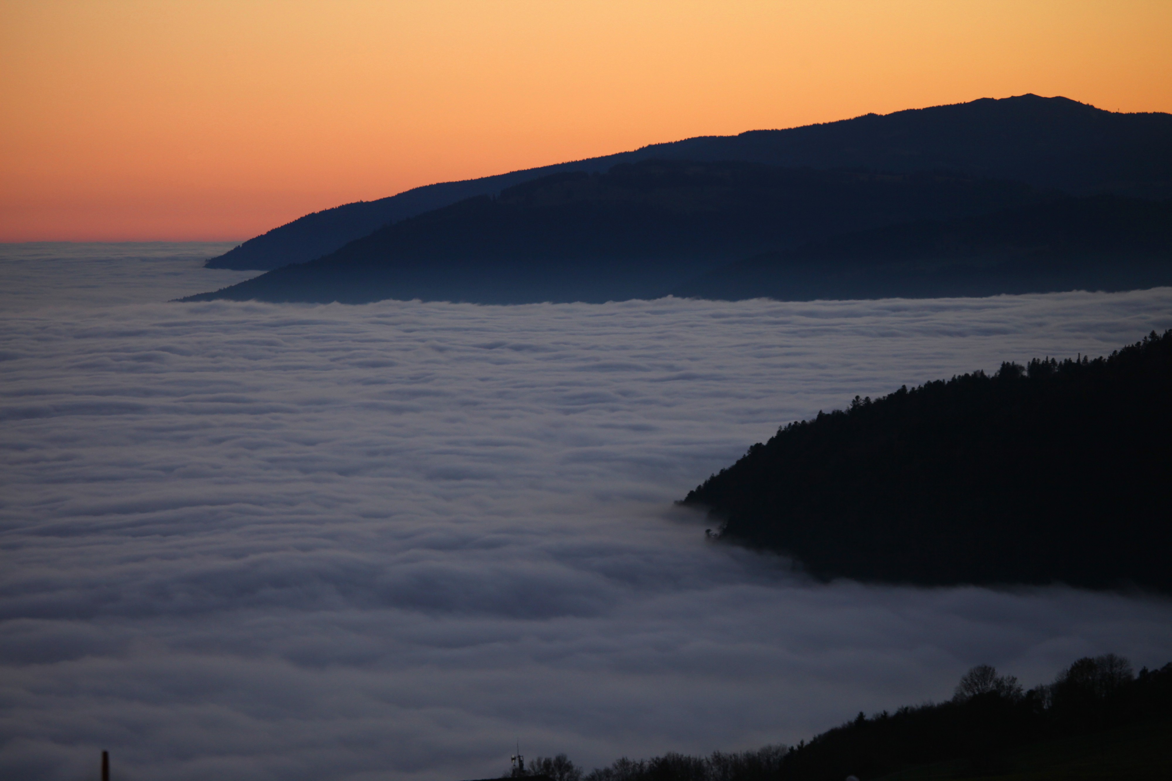 Mer de nuage sur le plateau suisse - img 40410