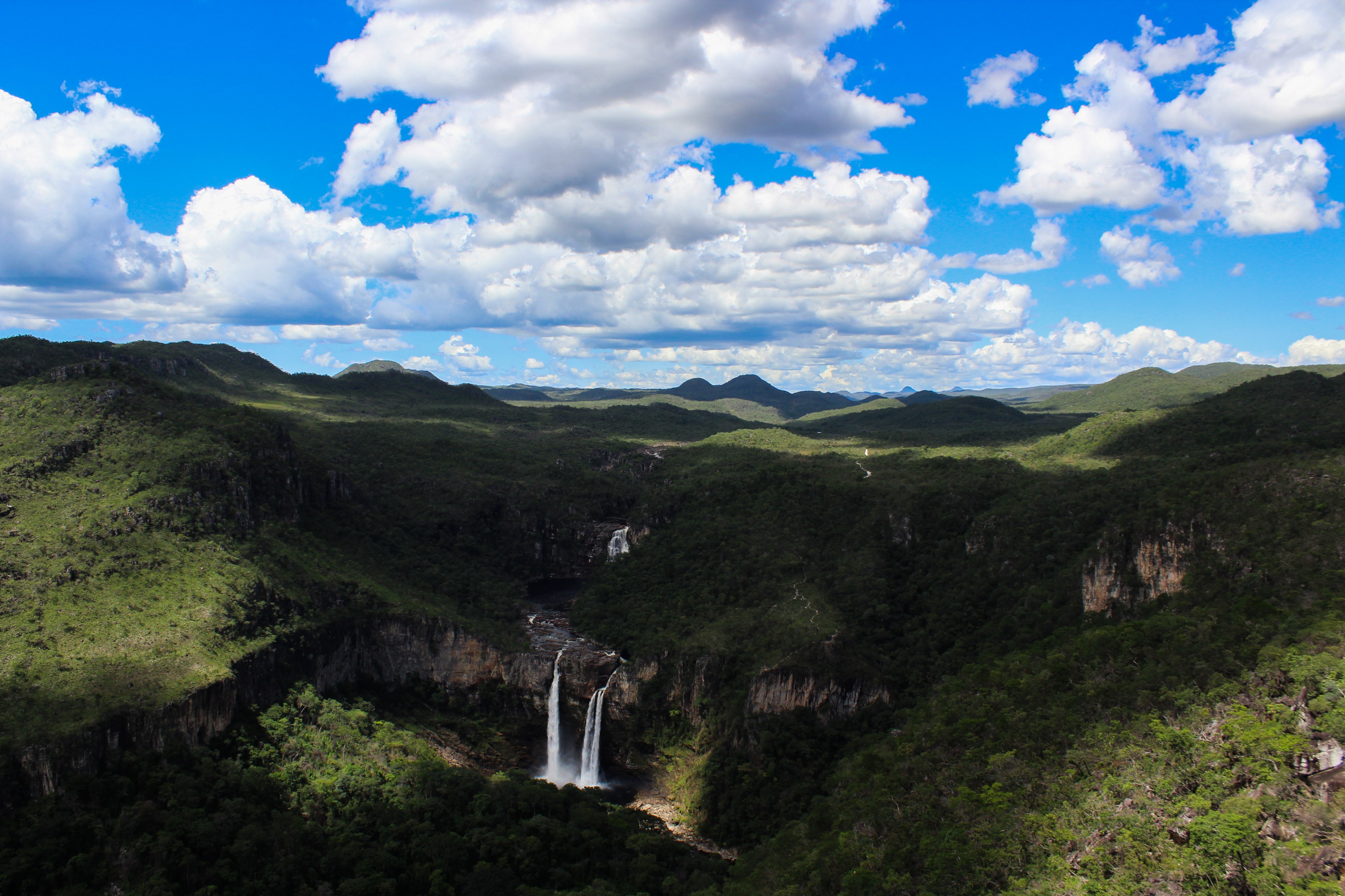 Mirante da Janela, Saltos