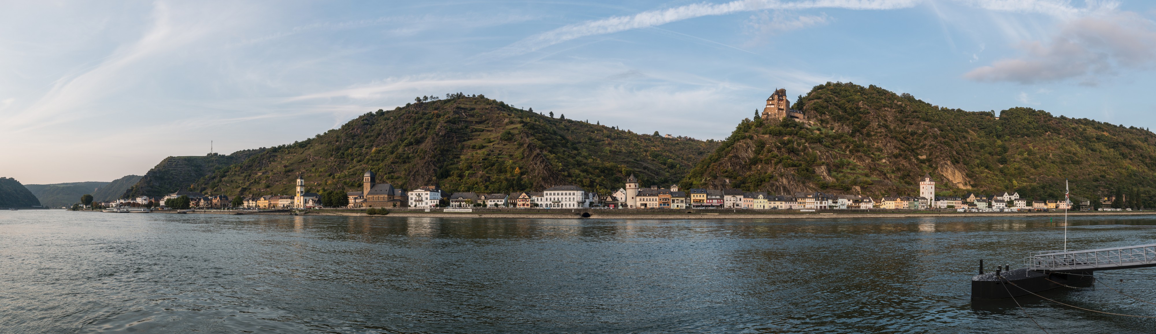 Panorama of St. Goarshausen from St. Goar ferry terminal 20141007 1